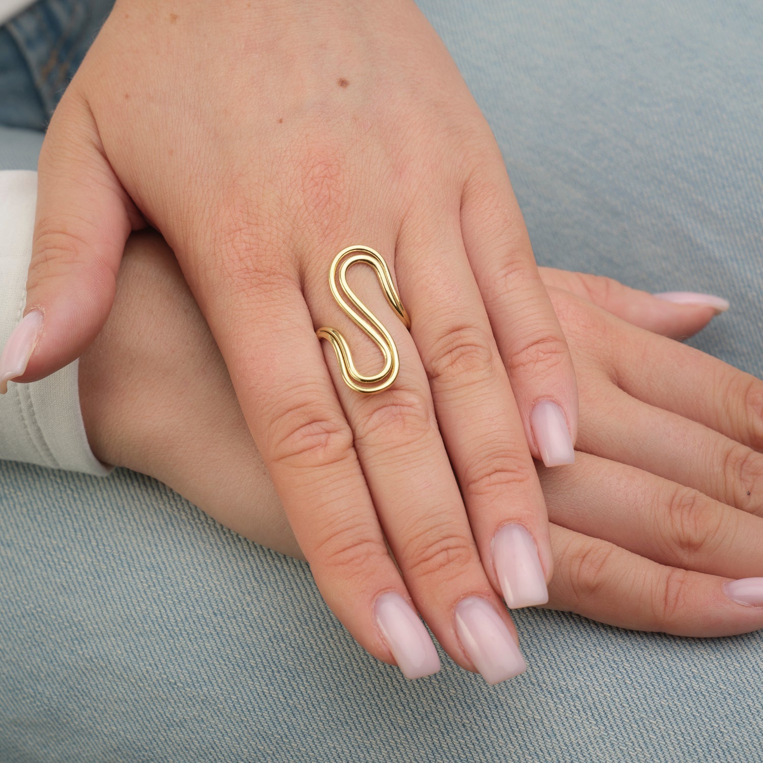 Wave Ring – Effortless Style
