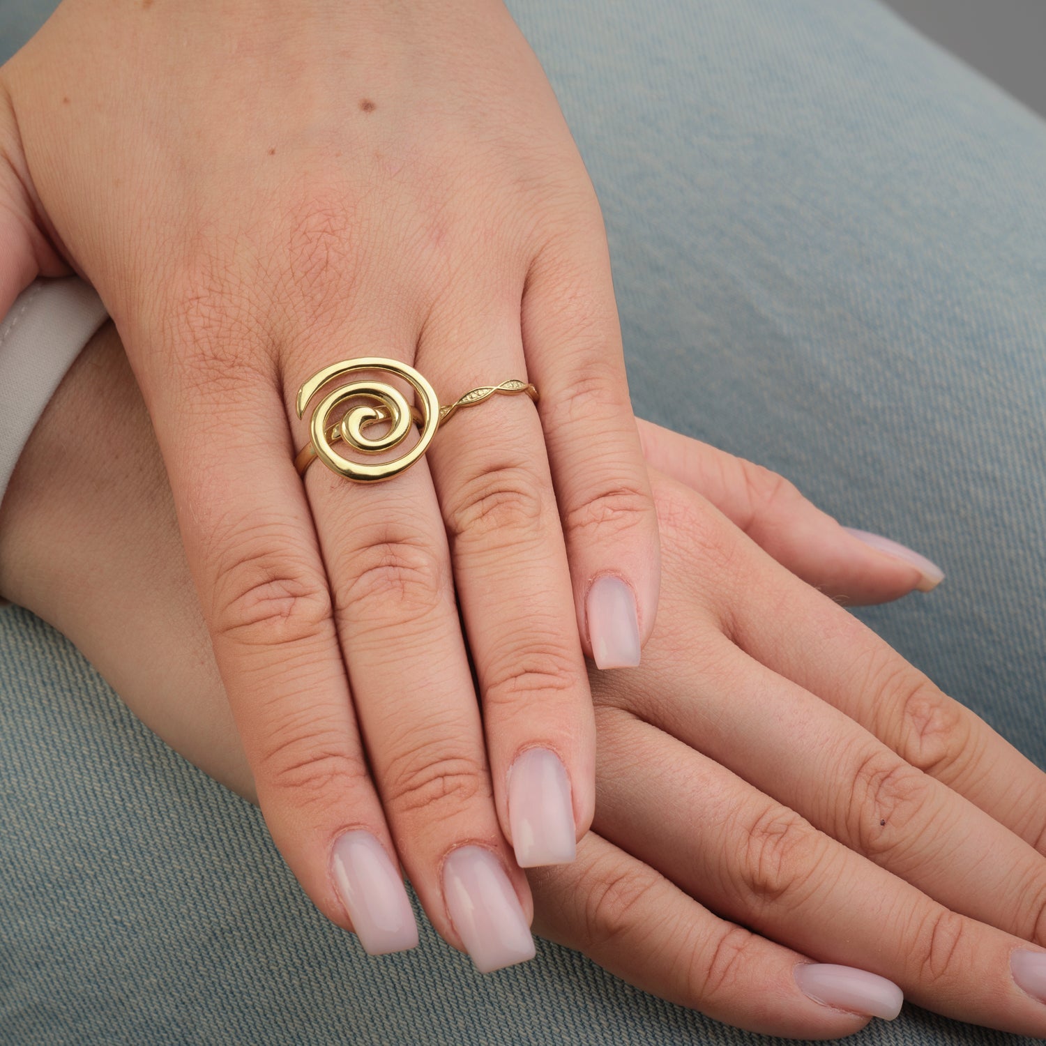 Swirl Ring Design