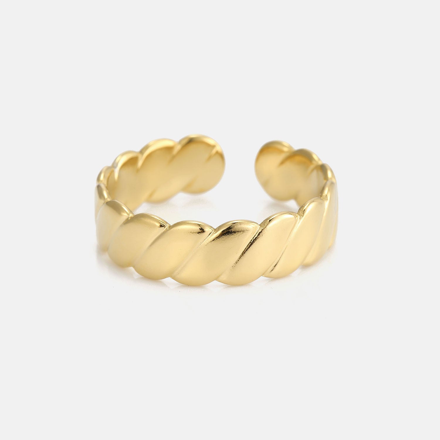 Croissant Ring: Delicate Design