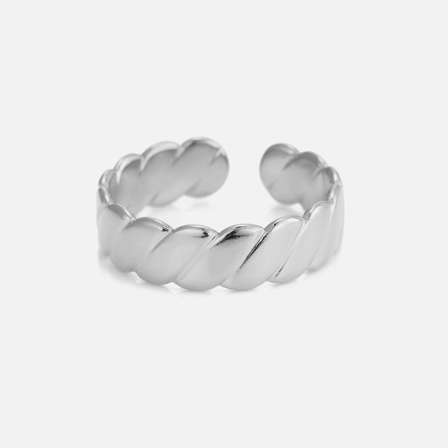 Croissant Ring: Delicate Design