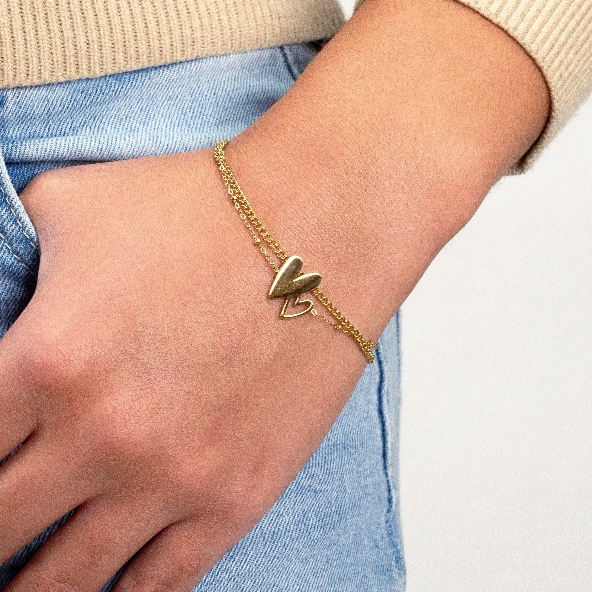Armband dubbel hartje goud - Desieradenconcurrent.nl