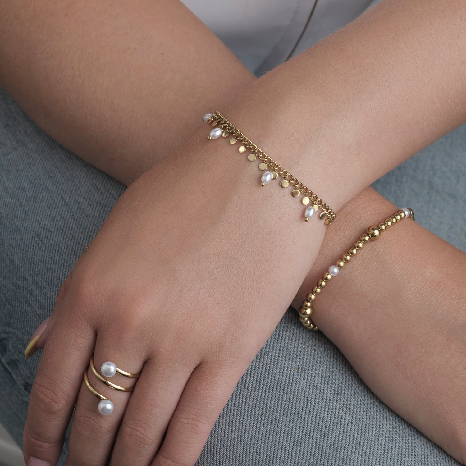 Armband stretch parel goud - Desieradenconcurrent.nl