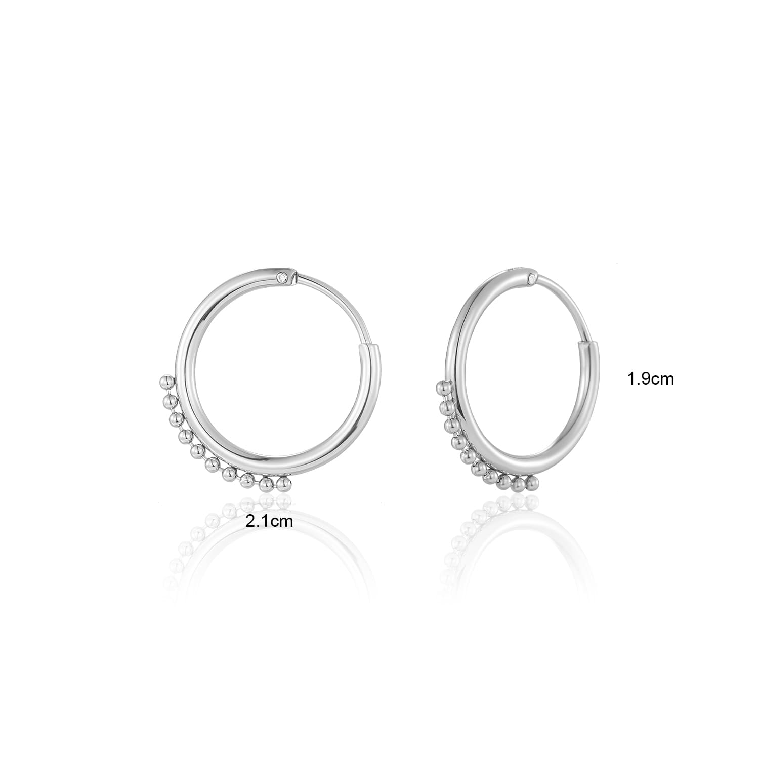 Bali oorbellen balletjes zilver - Desieradenconcurrent.nl