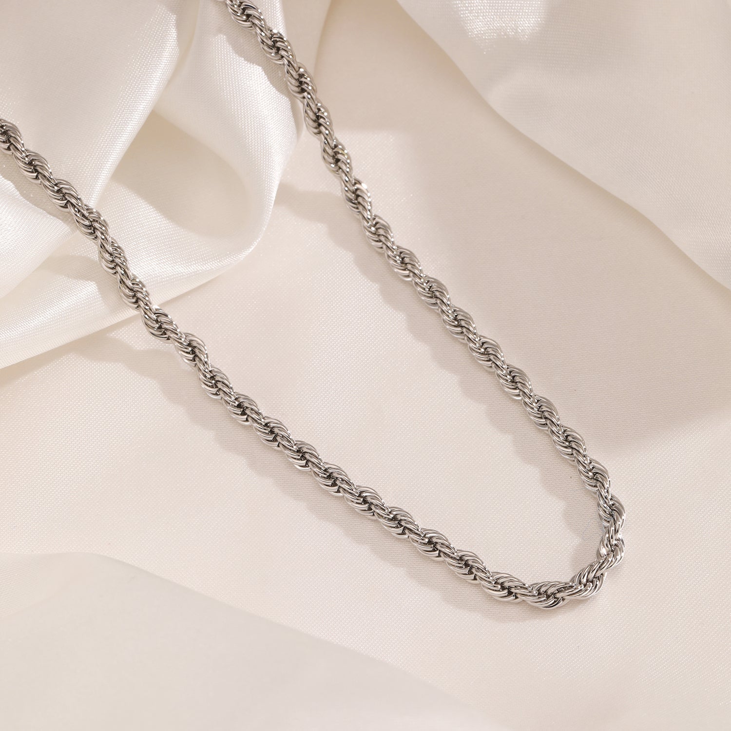 Gedraaide ketting 2mm zilver - Desieradenconcurrent.nl