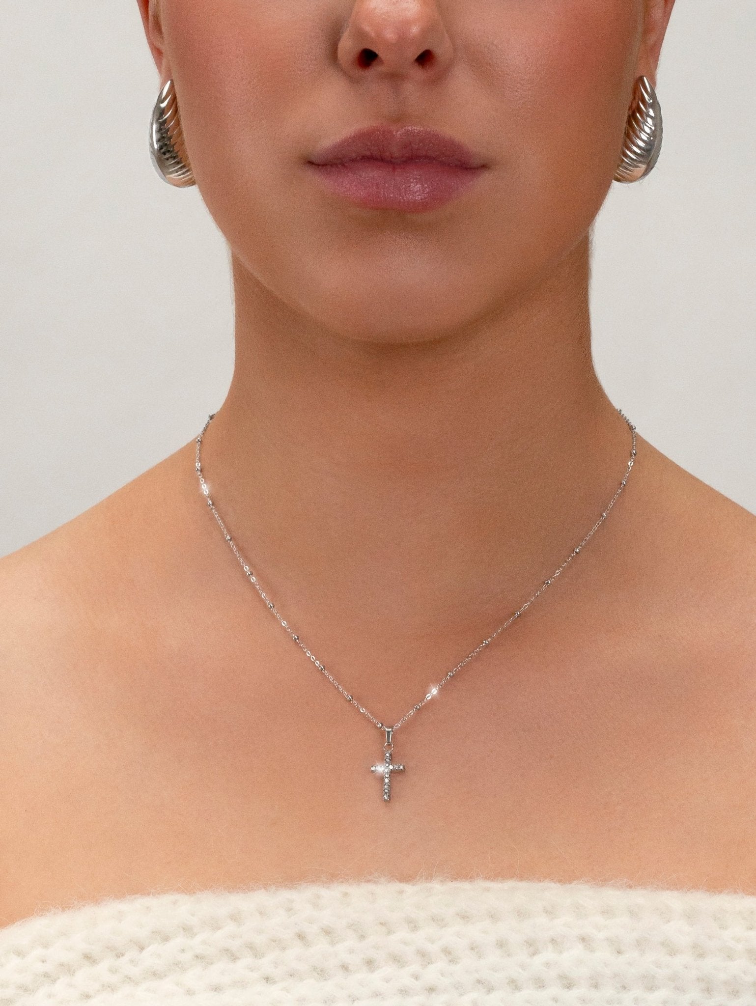 Ketting kruisje steentjes zilver - Desieradenconcurrent.nl