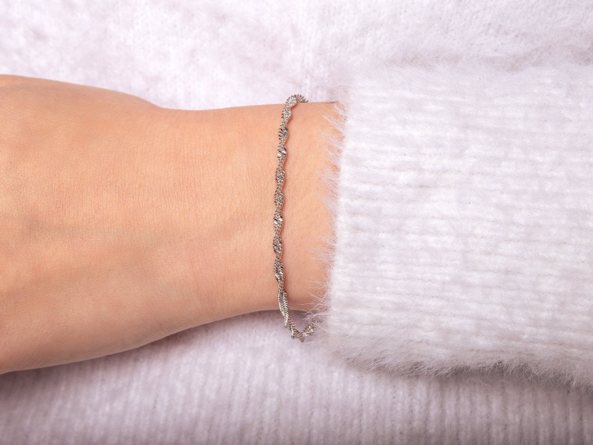 Motief armband gedraaid zilver - Desieradenconcurrent.nl