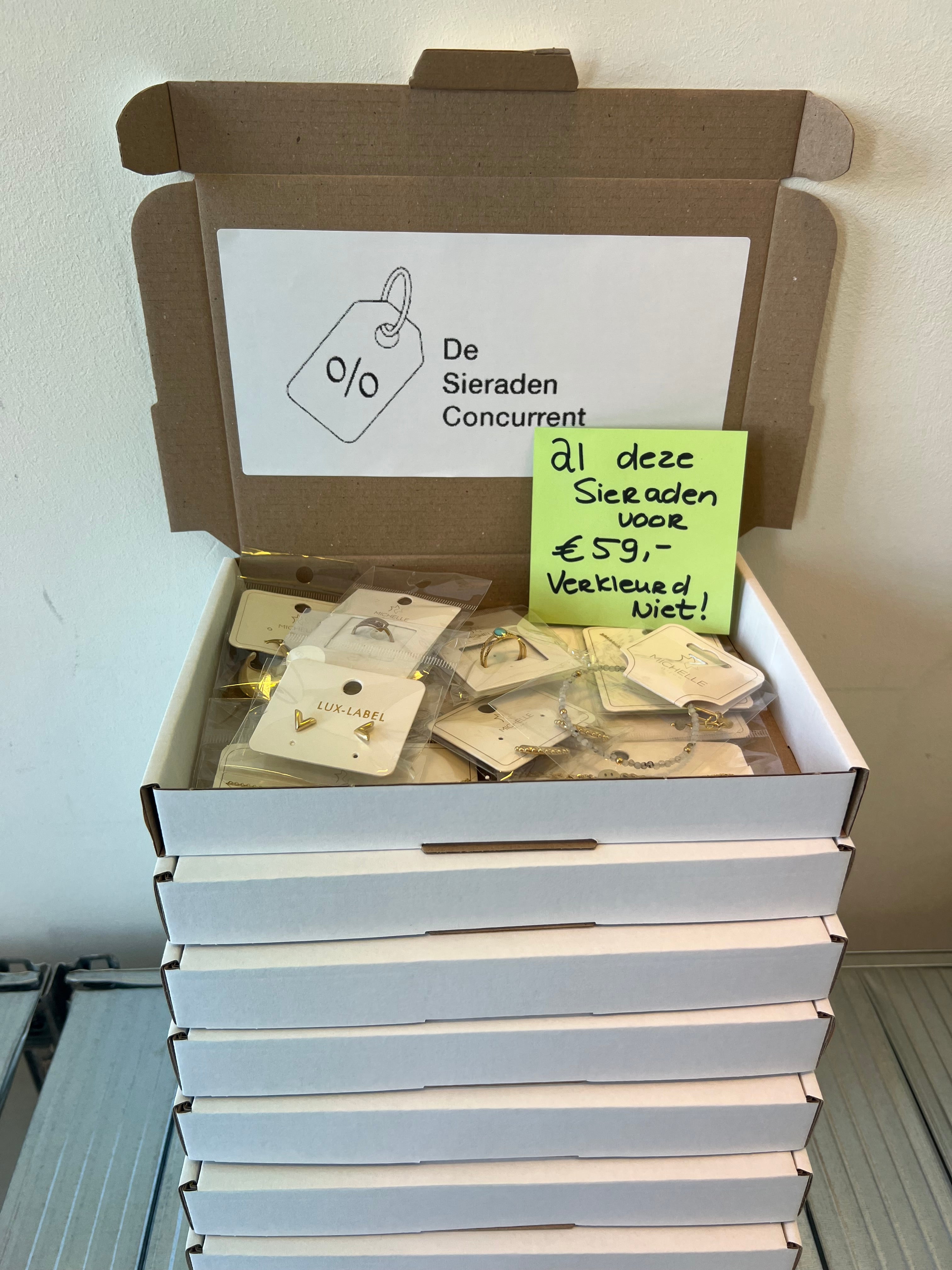 Mysterie doos 10 items voor slechts €69, - Goud - Desieradenconcurrent.nl