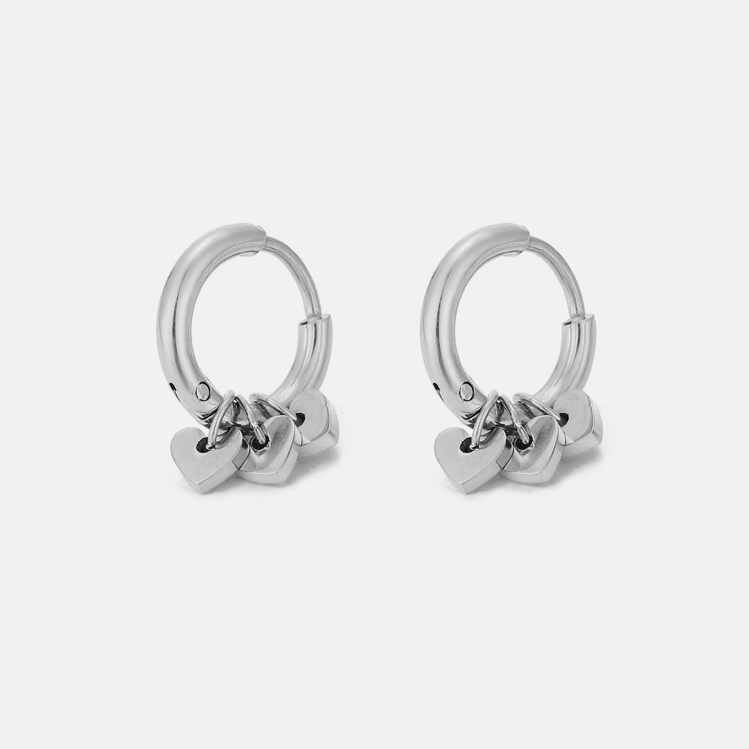 Oorbellen drie hartjes zilver - Desieradenconcurrent.nl