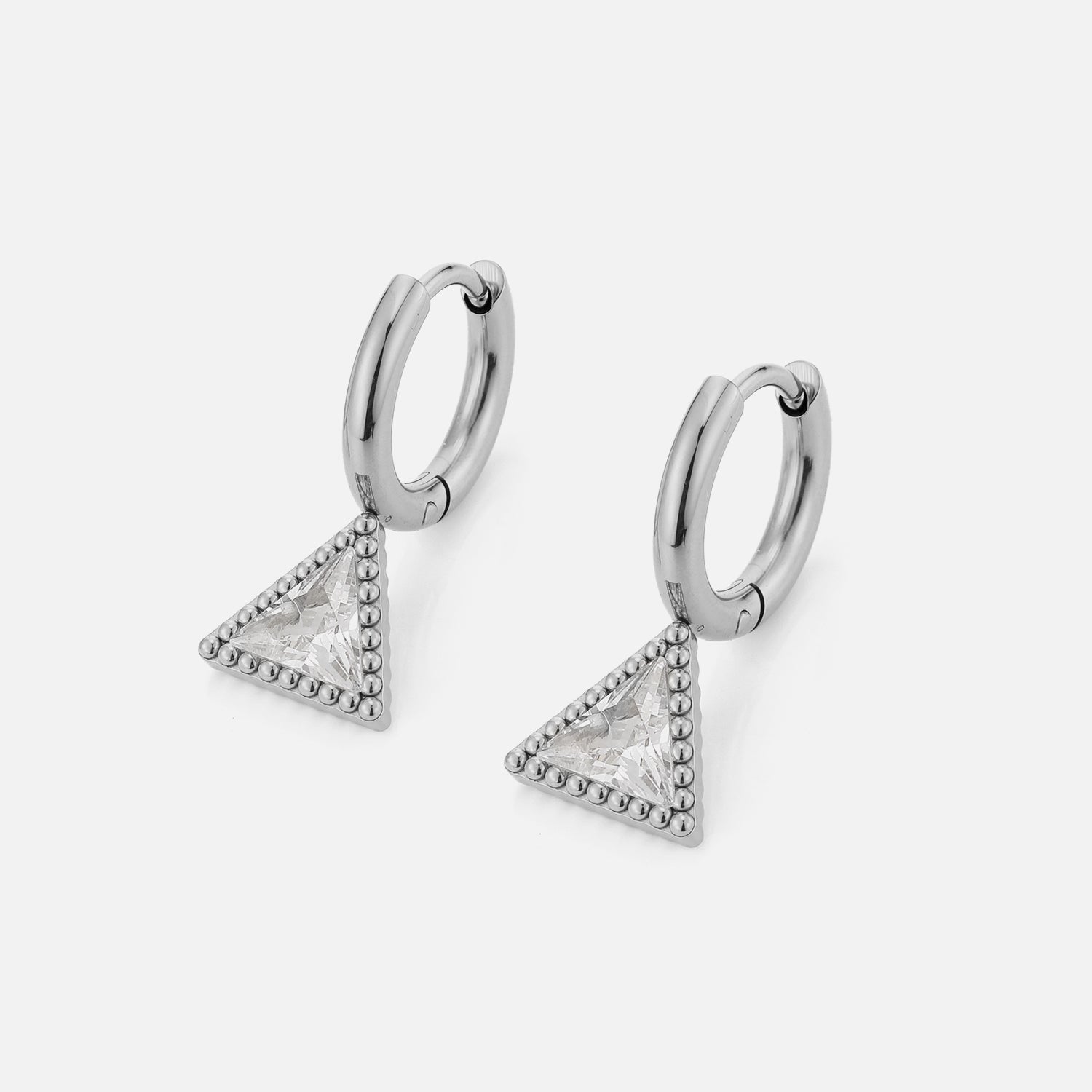 Oorbellen driehoek strass zilver - Desieradenconcurrent.nl