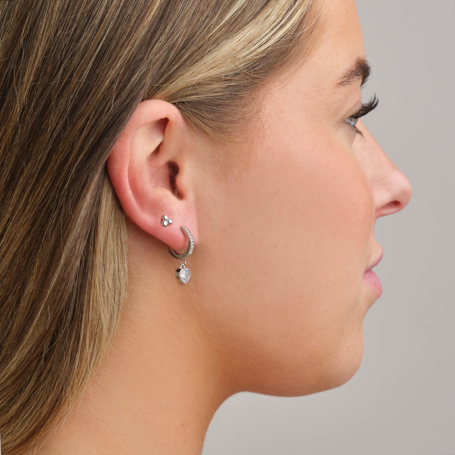 Oorbellen hartje zirkonia zilver - Desieradenconcurrent.nl
