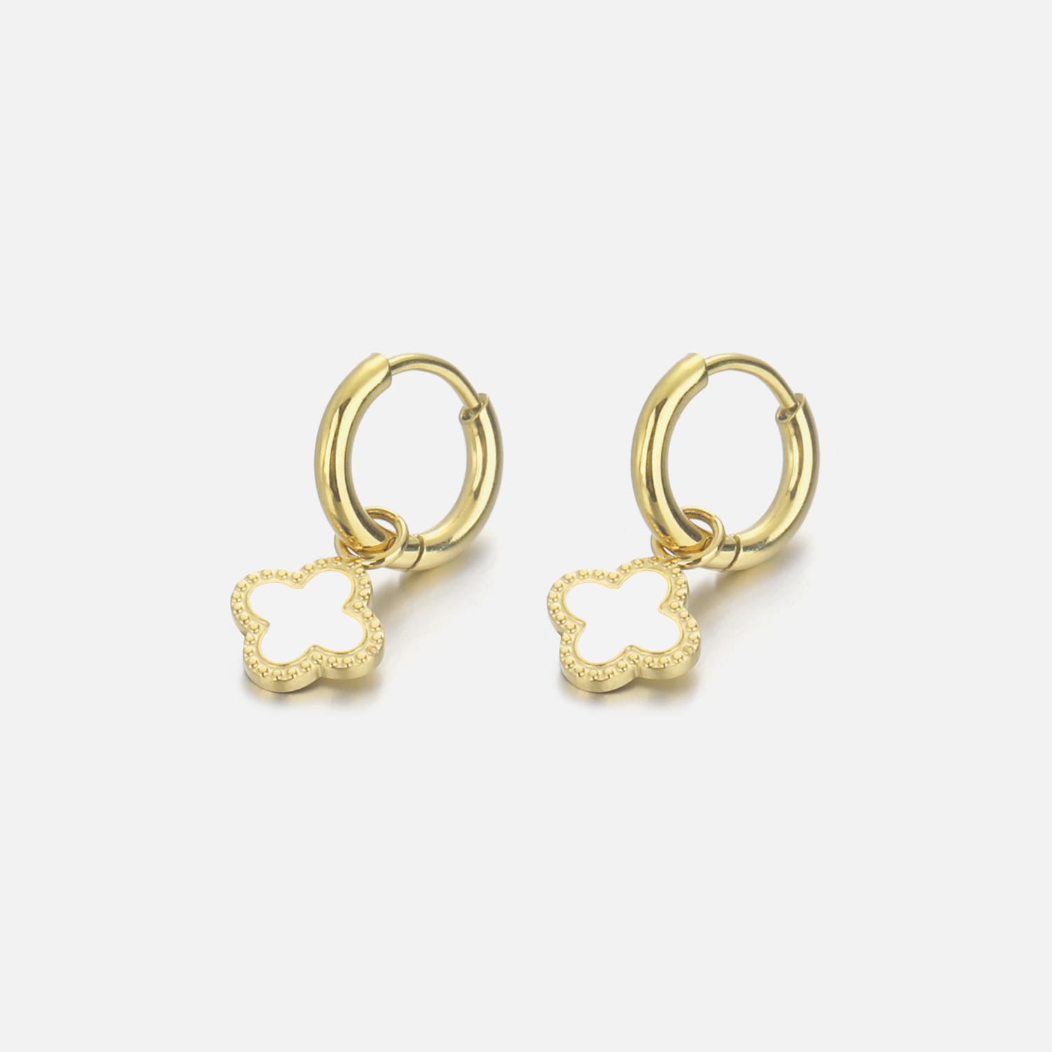 Oorbellen klaver gold/white - Desieradenconcurrent.nl