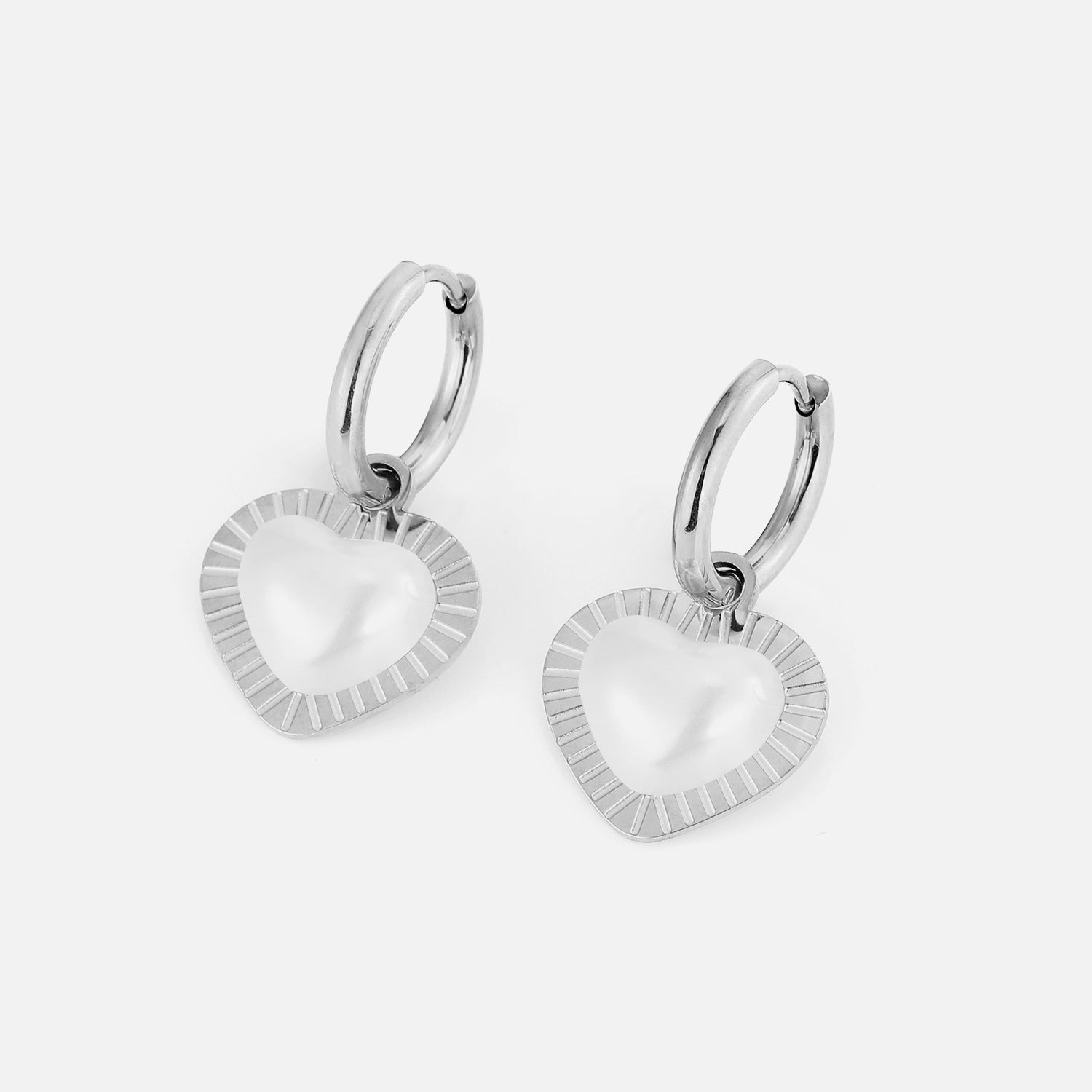 Oorbellen parel hart zilver - Desieradenconcurrent.nl