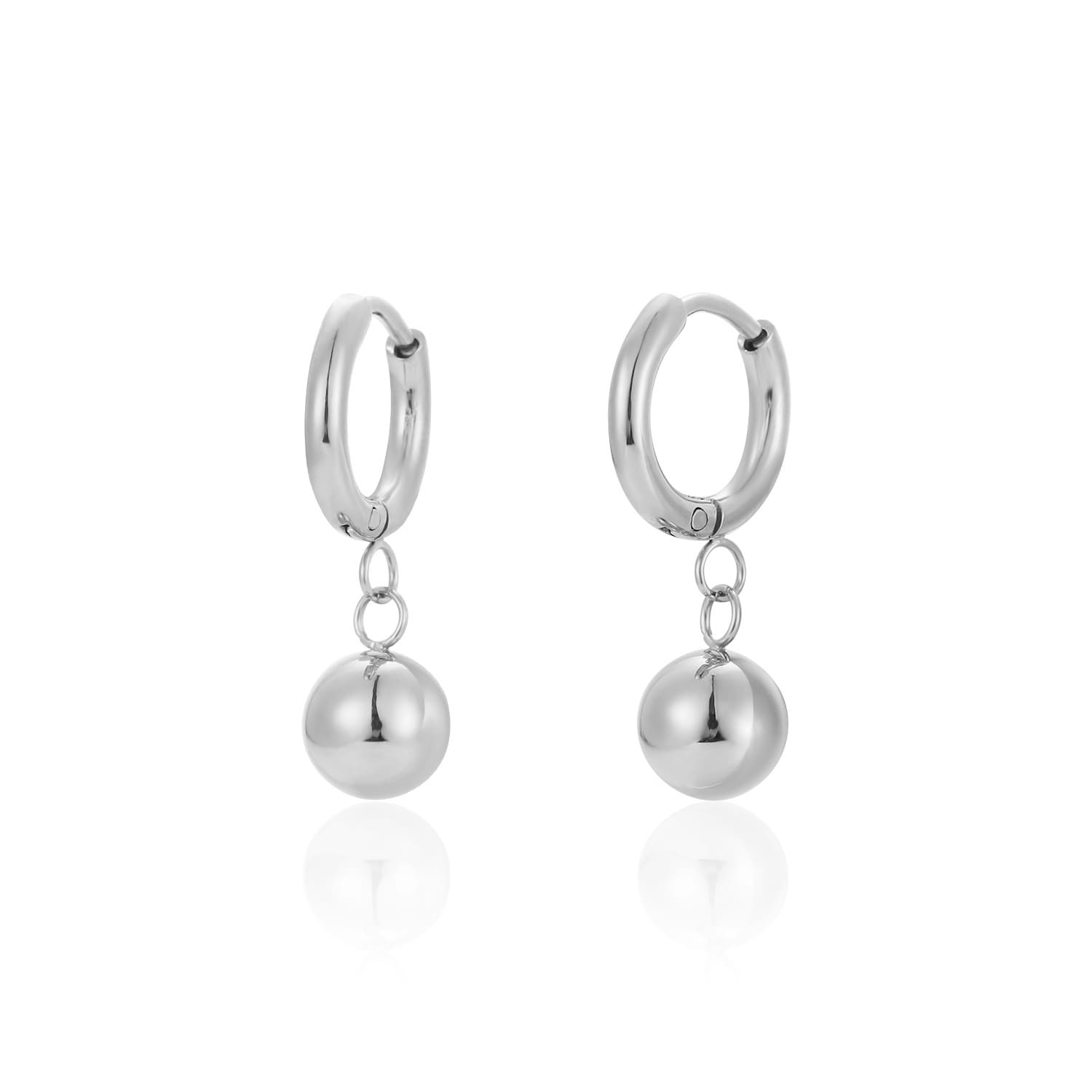 Oorring balletje zilver - Desieradenconcurrent.nl