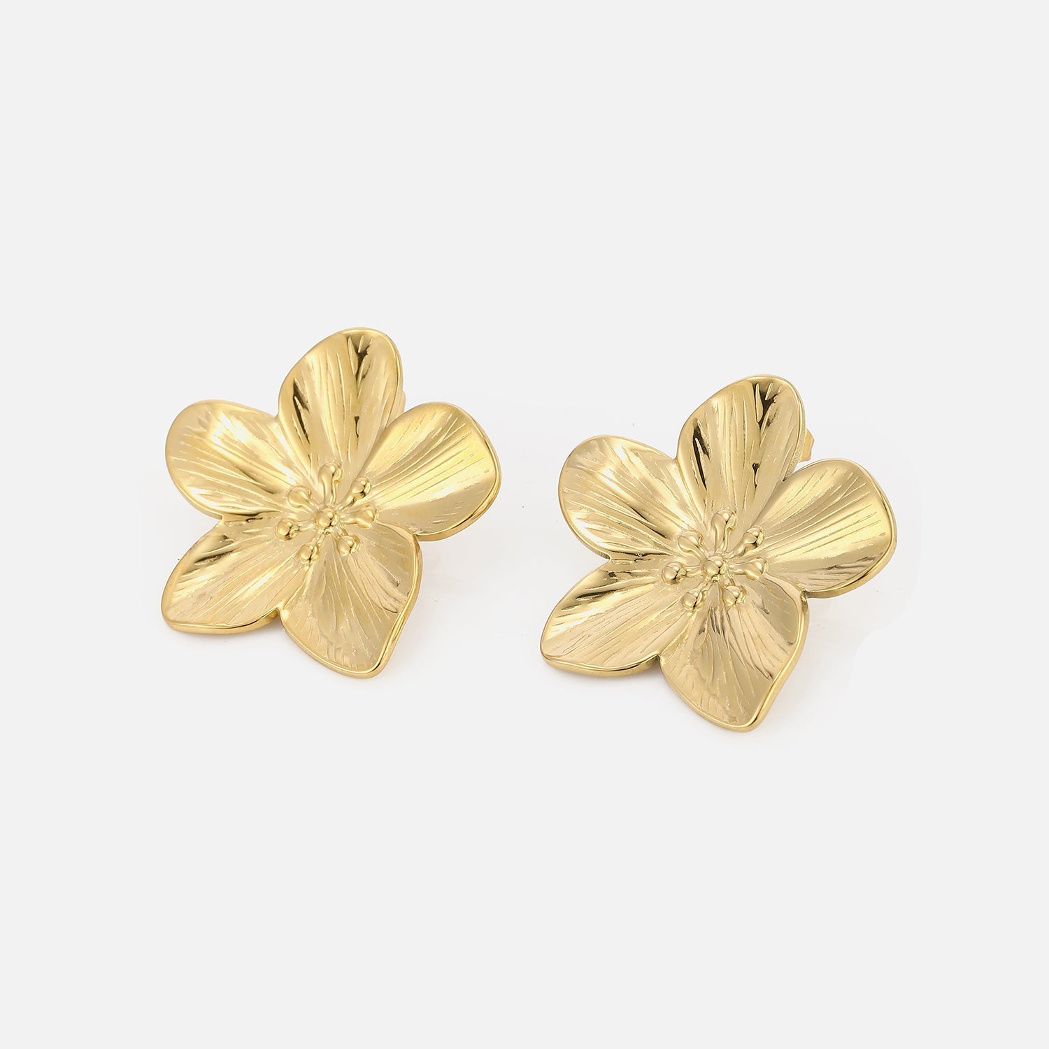 Oorstekers classic flower goud - Desieradenconcurrent.nl