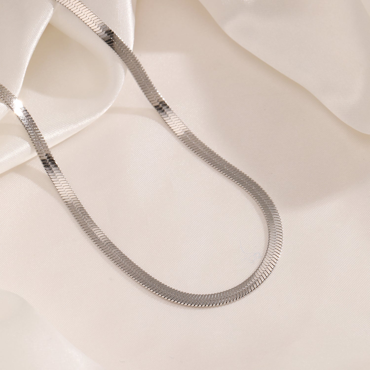 Platte ketting 2.5mm zilver - Desieradenconcurrent.nl
