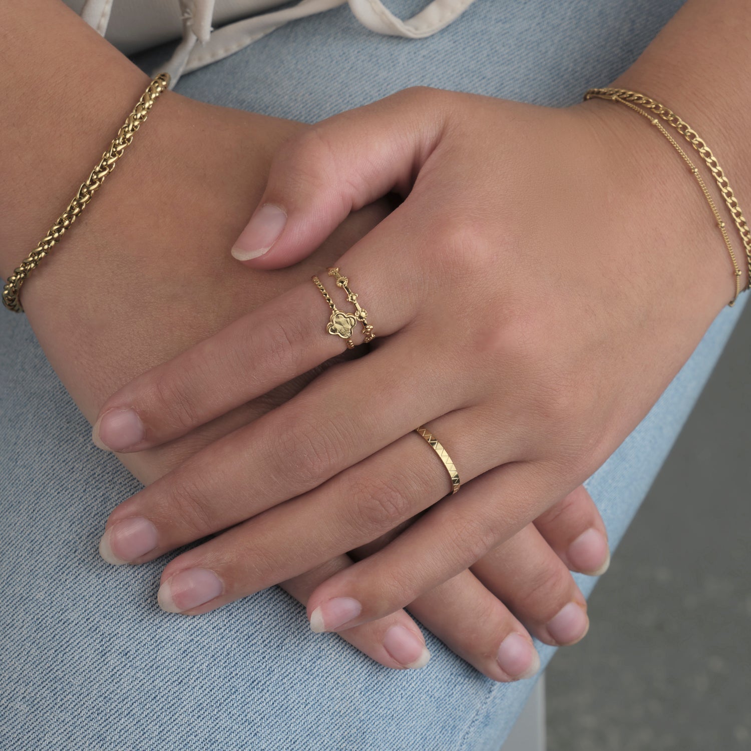 Ring streepjes patroon goud - Desieradenconcurrent.nl