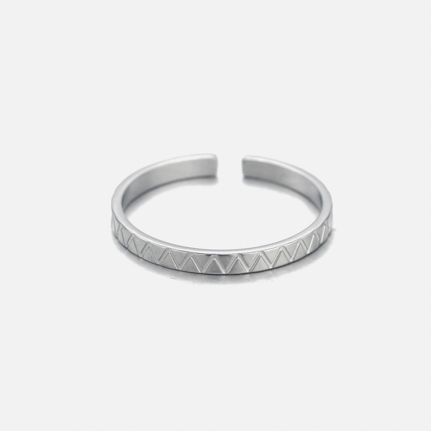Ring streepjes patroon zilver - Desieradenconcurrent.nl