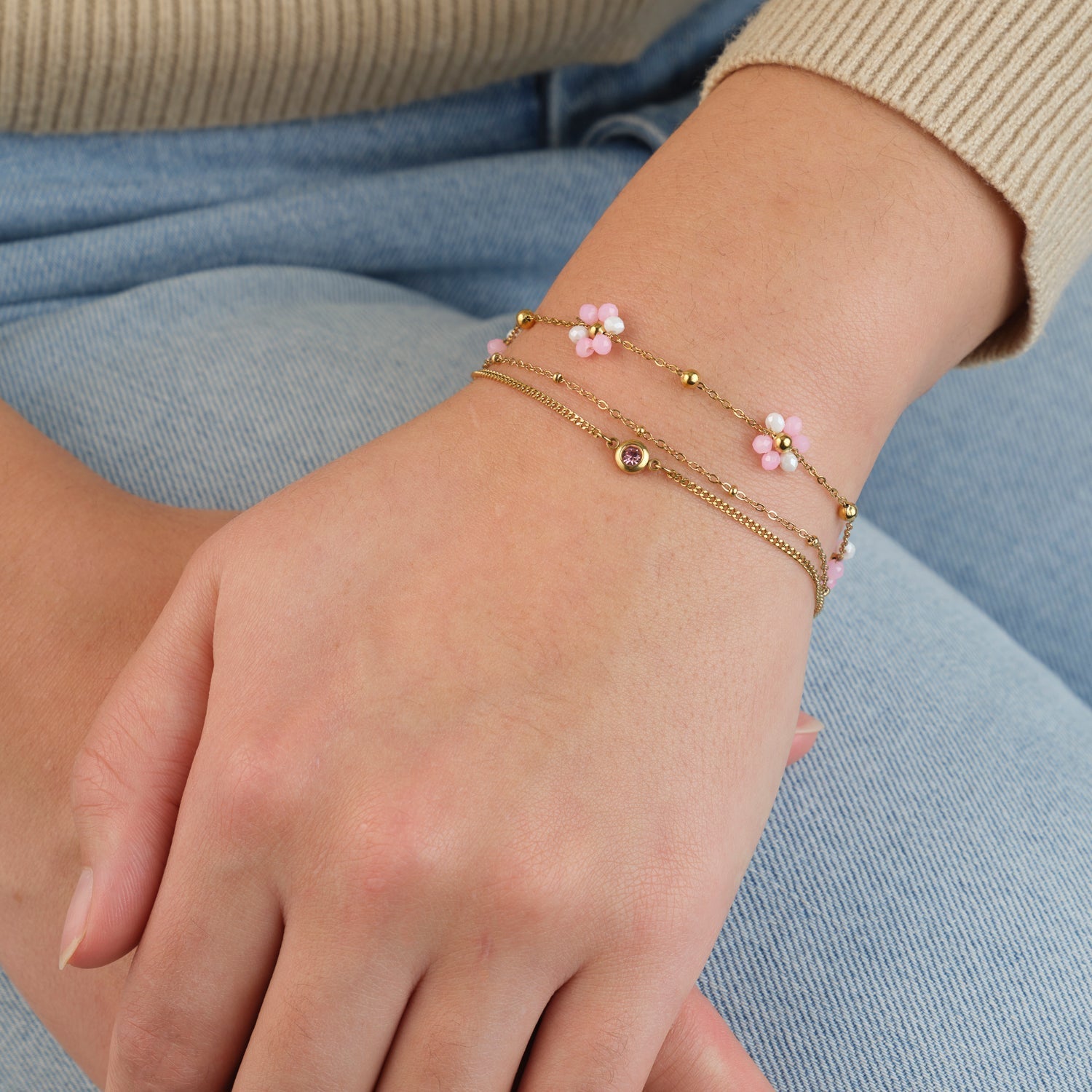 Armband fancy flower goud - Desieradenconcurrent.nl