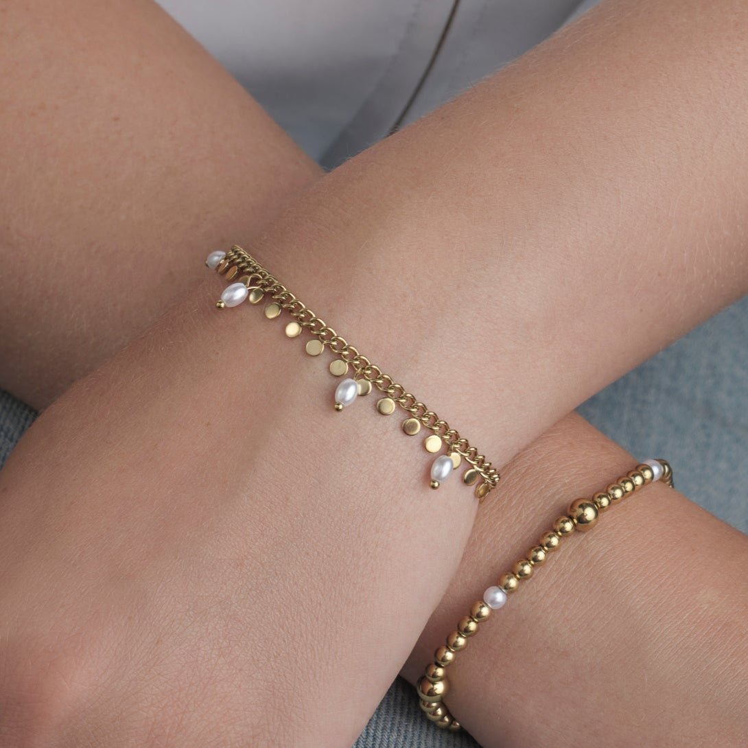 Armband parel muntjes goud - Desieradenconcurrent.nl