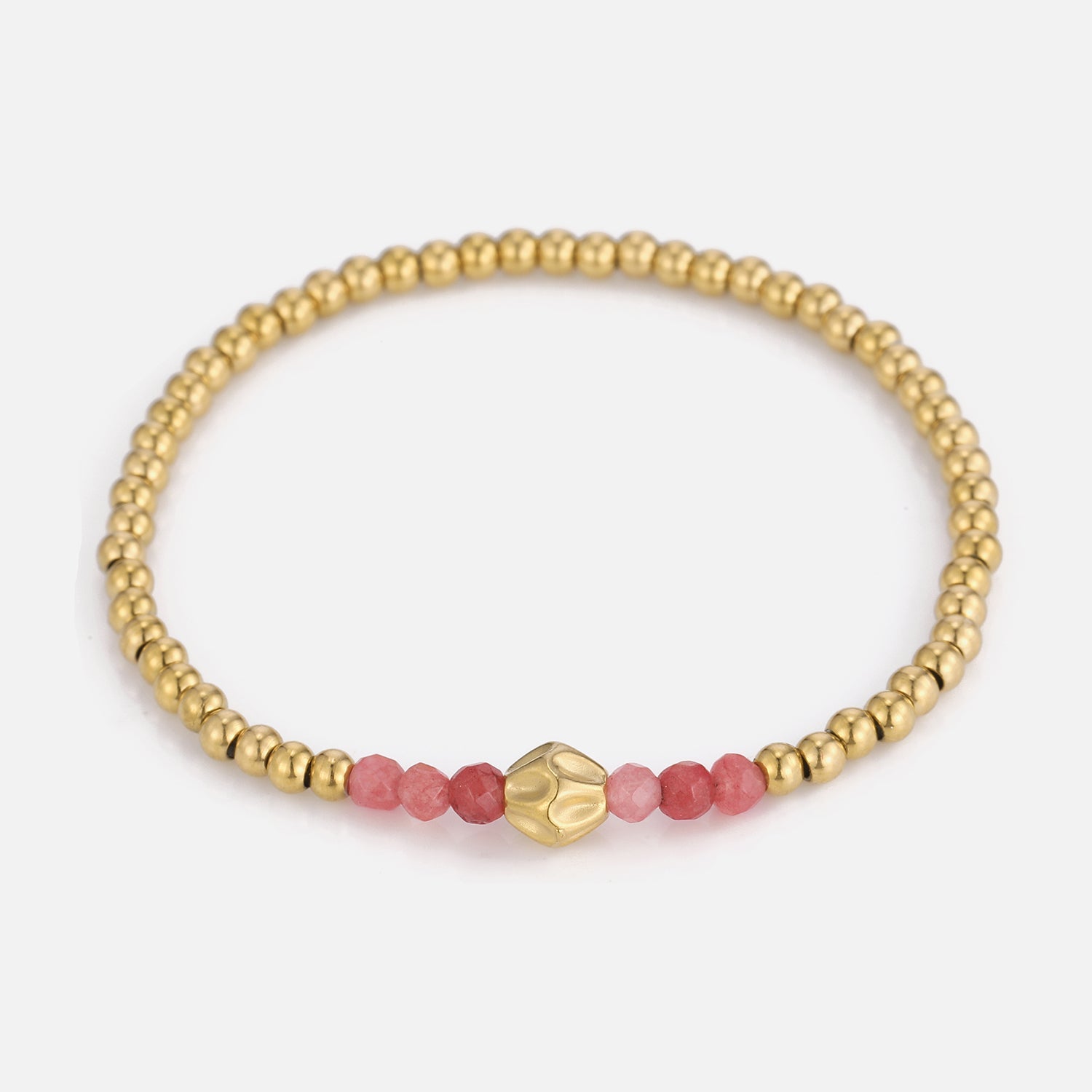 Armband rode kralen stretch goud - Desieradenconcurrent.nl