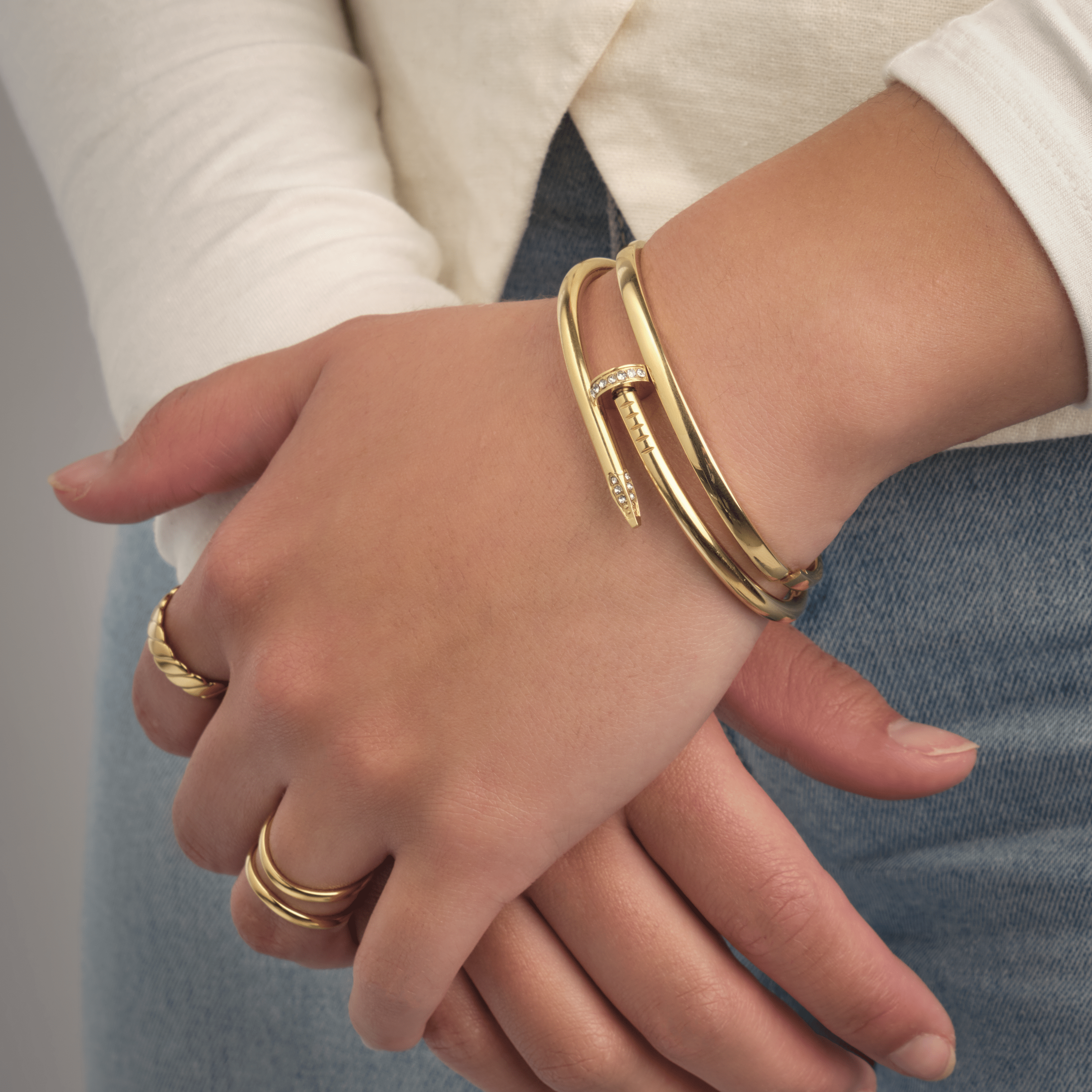 Bangle spijker steentjes goud - Desieradenconcurrent.nl