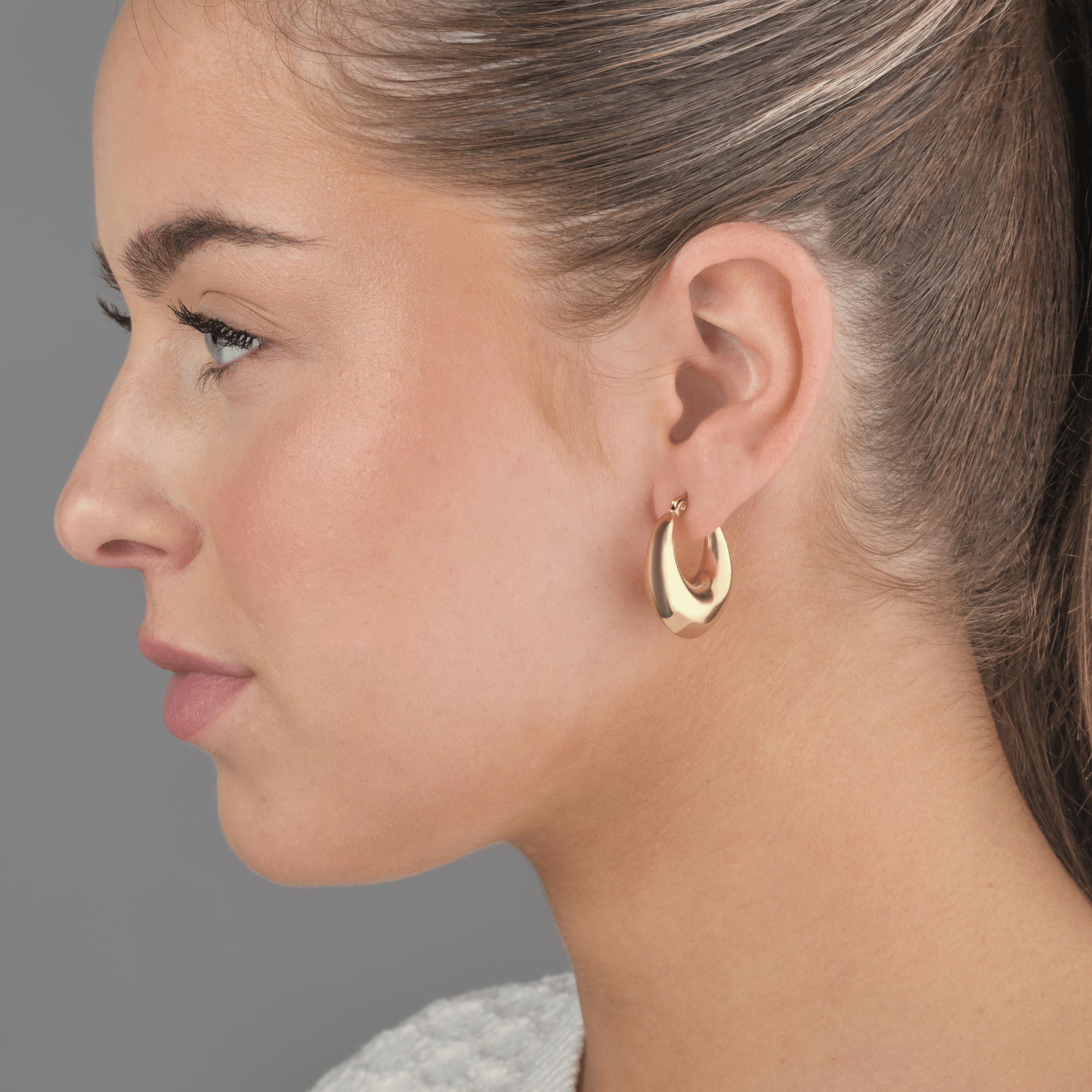 Chunky oorbellen goud - Desieradenconcurrent.nl