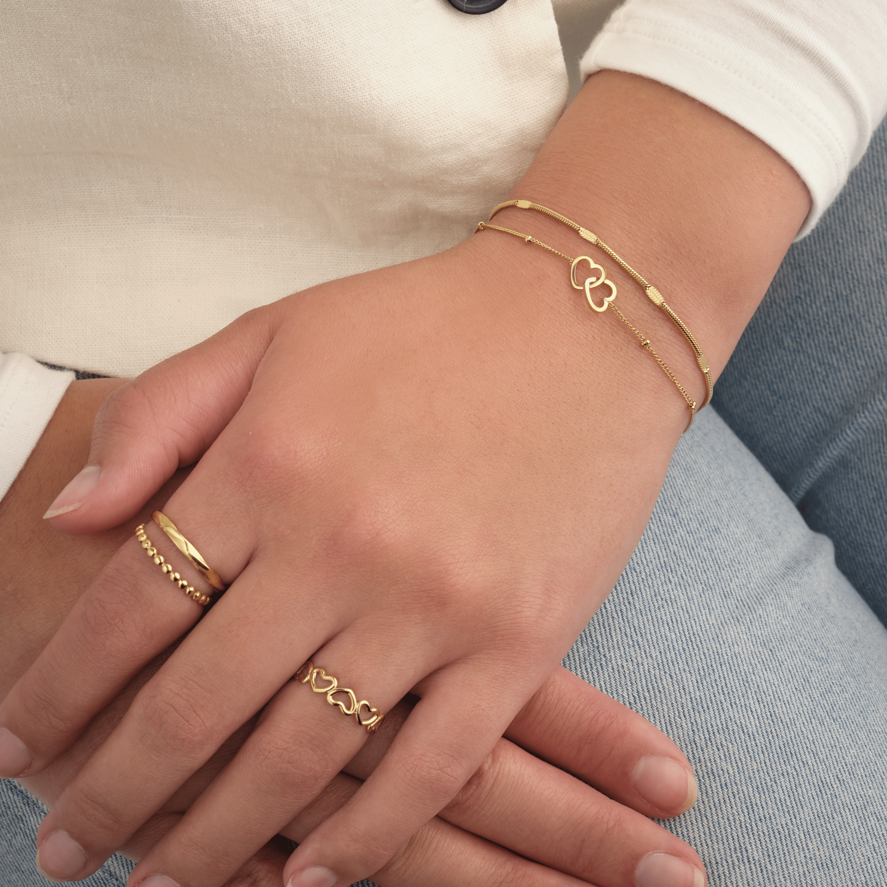 Dunne motief armband goud - Desieradenconcurrent.nl