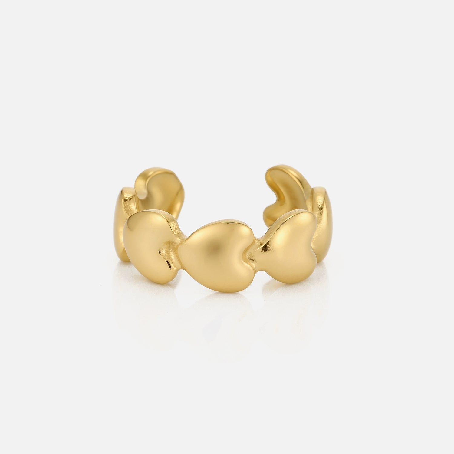Ear cuff fancy hartjes goud - Desieradenconcurrent.nl