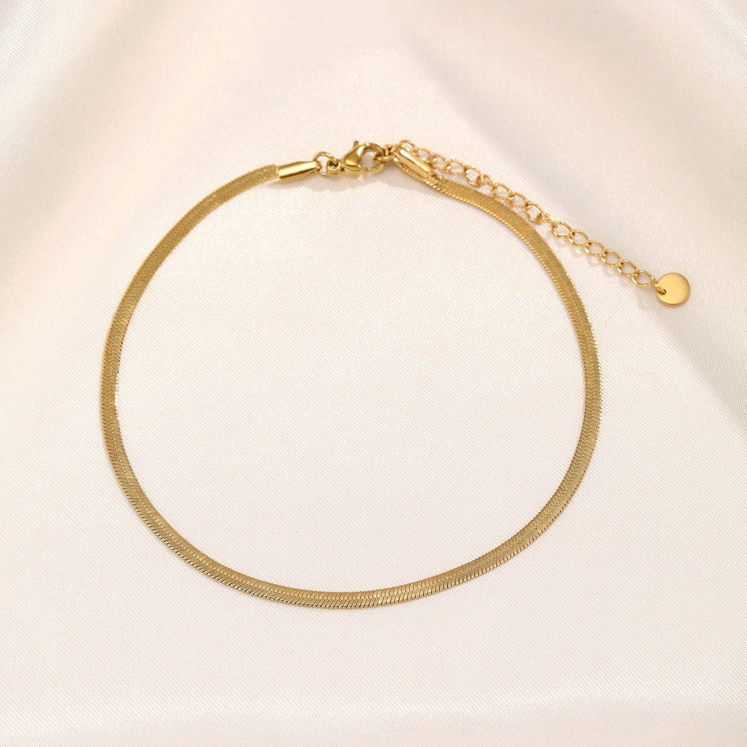 Enkelband platte schakel 2mm goud - Desieradenconcurrent.nl