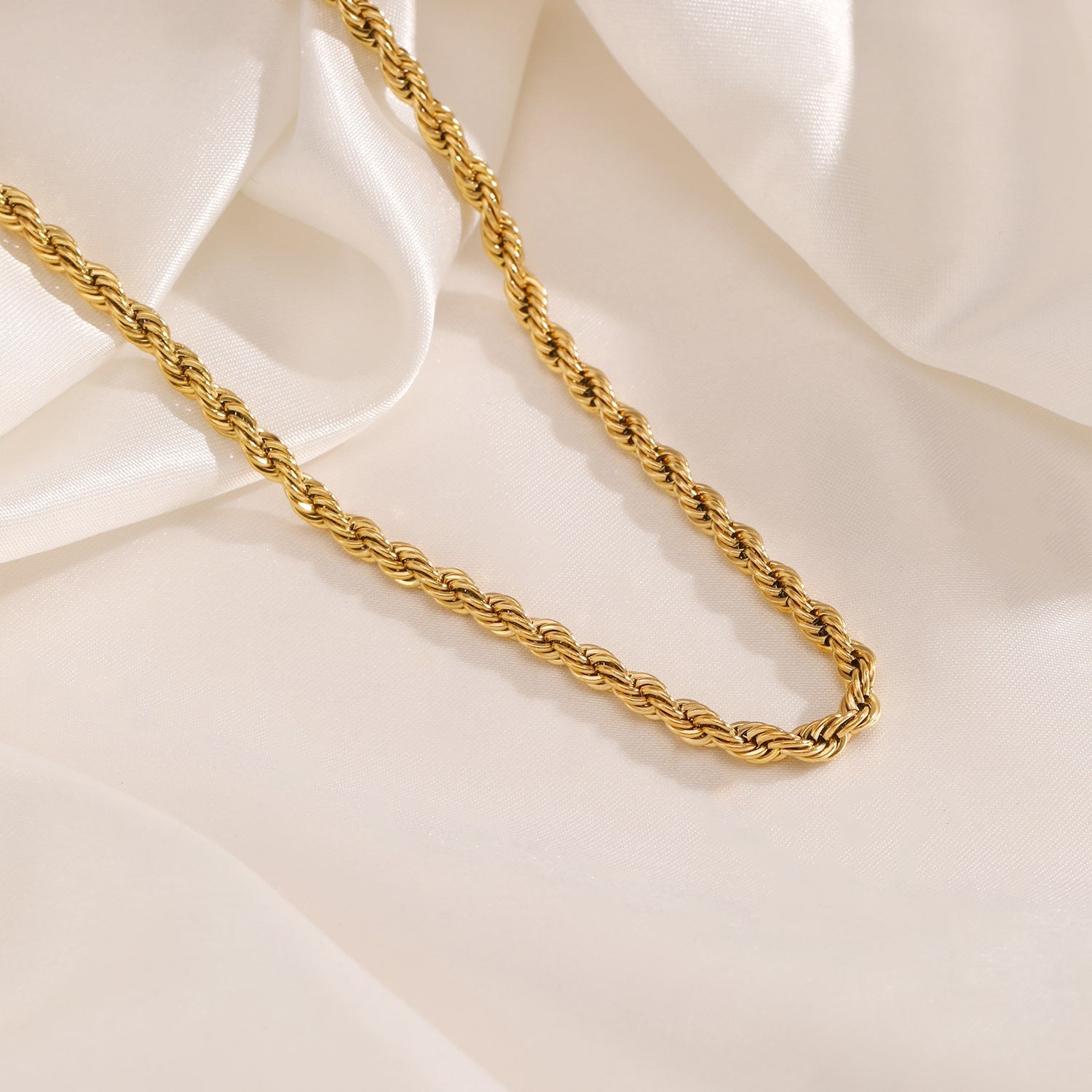 Gedraaide ketting 4mm goud - Desieradenconcurrent.nl