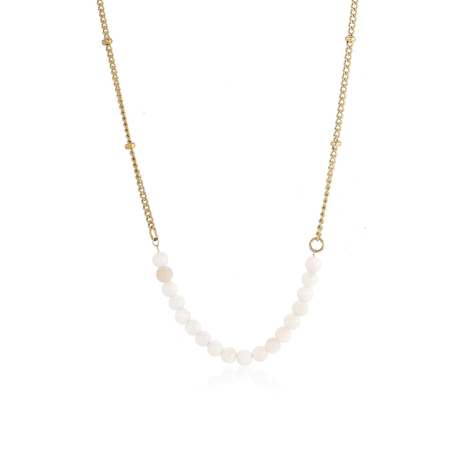 Ketting fijne witte kralen goud - Desieradenconcurrent.nl