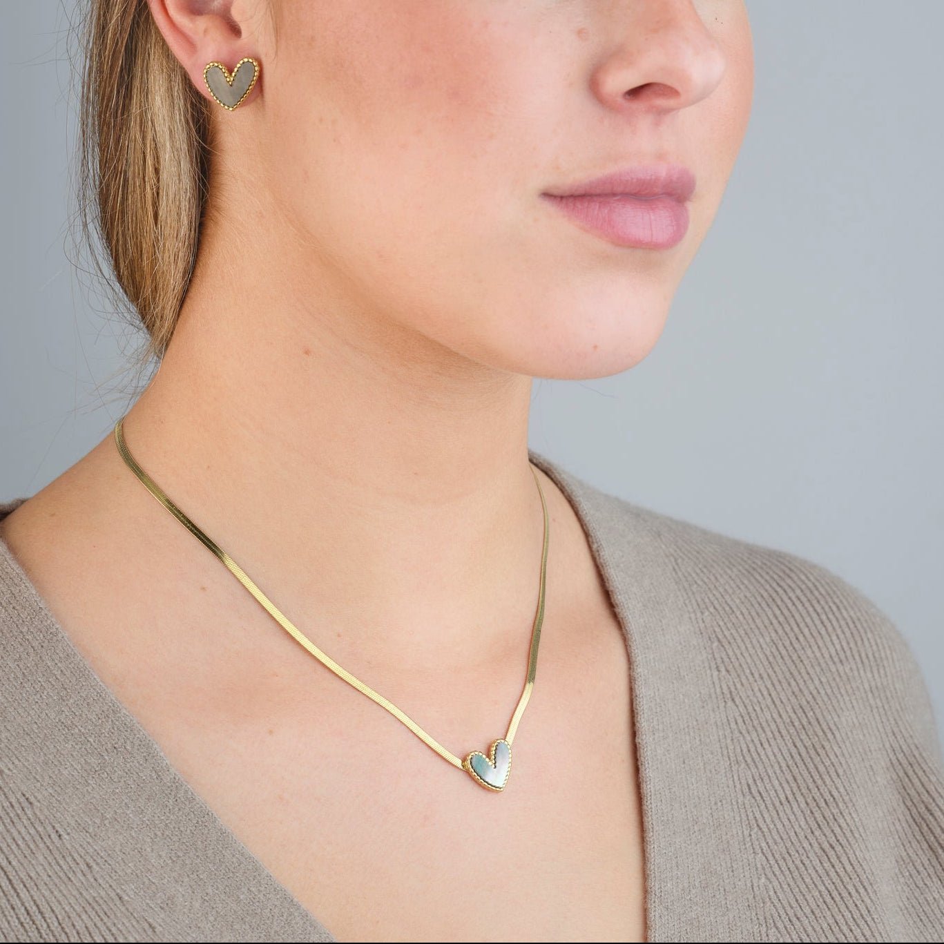 Ketting parelmoer hart goud - Desieradenconcurrent.nl