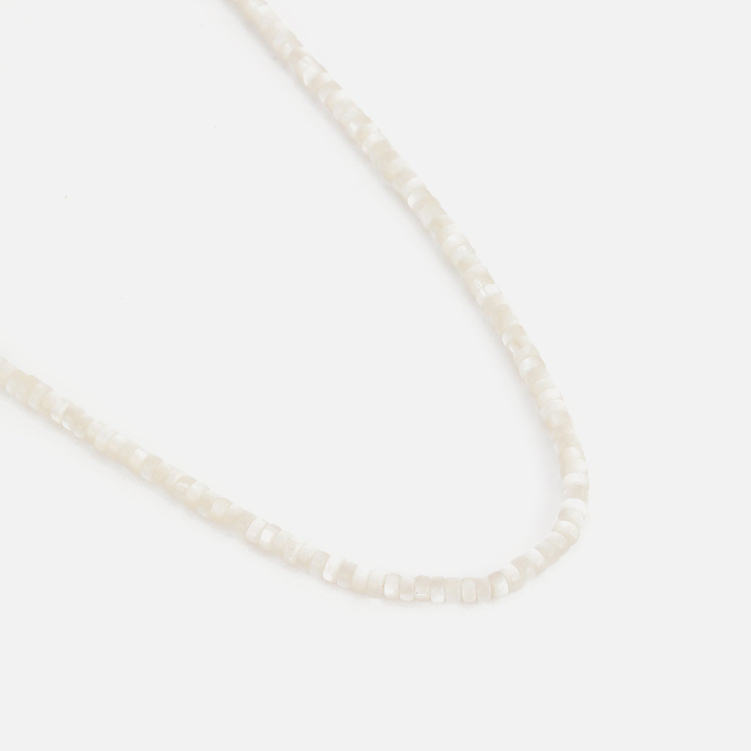 Kralen ketting wit zilver - Desieradenconcurrent.nl