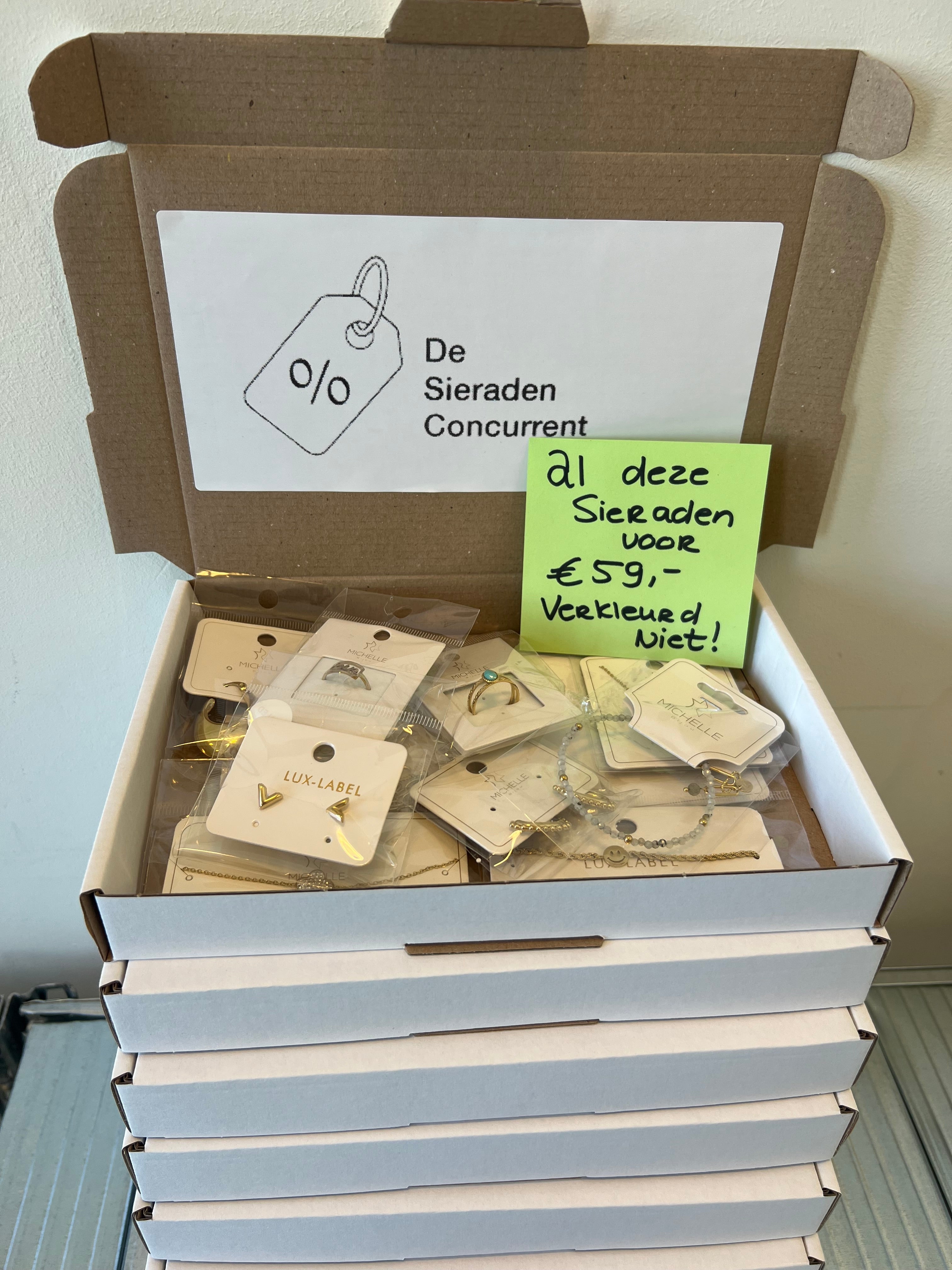 Mysterie doos 10 items voor slechts €69, - Goud - Desieradenconcurrent.nl