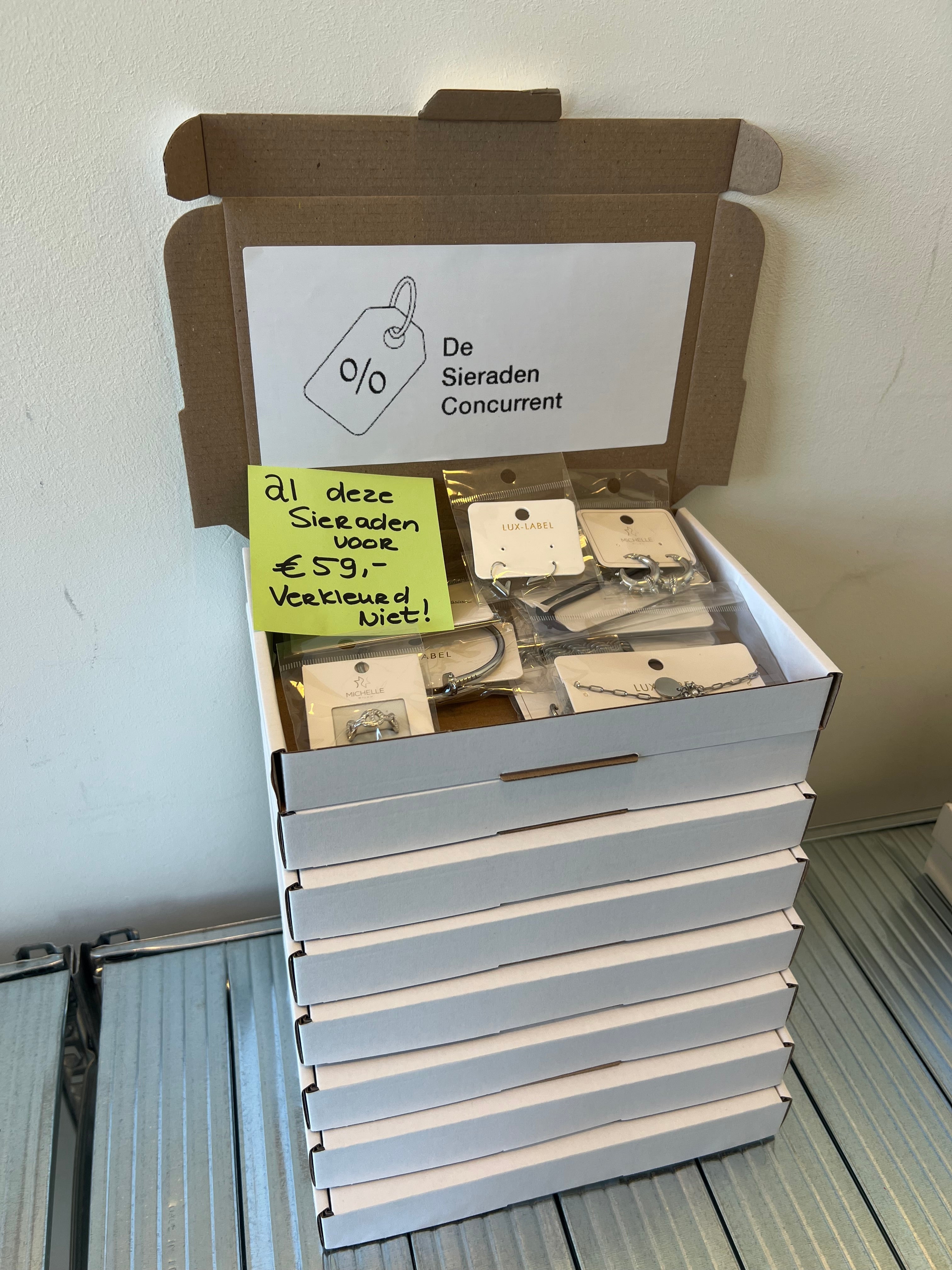 Mysterie doos 10 items voor slechts €69, - Zilver - Desieradenconcurrent.nl