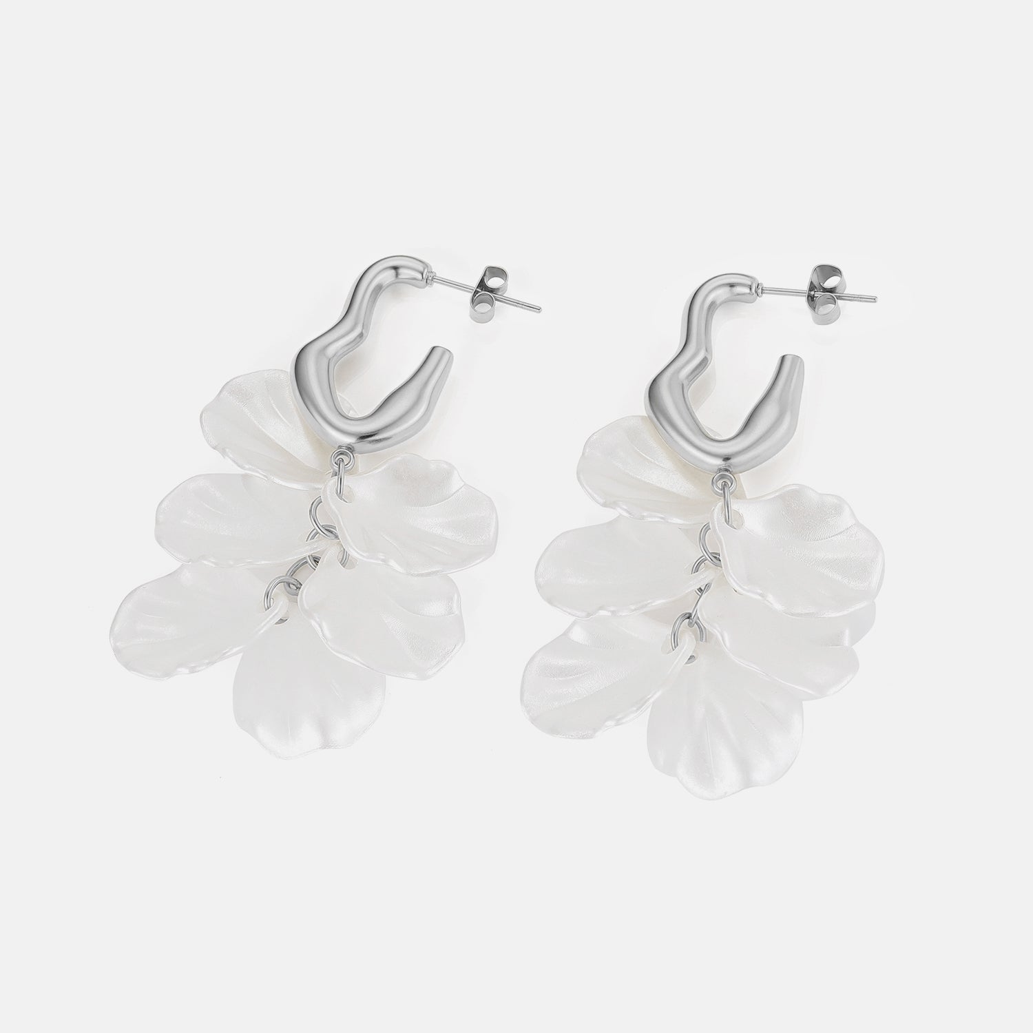 Oorbellen flora wave zilver/wit - Desieradenconcurrent.nl