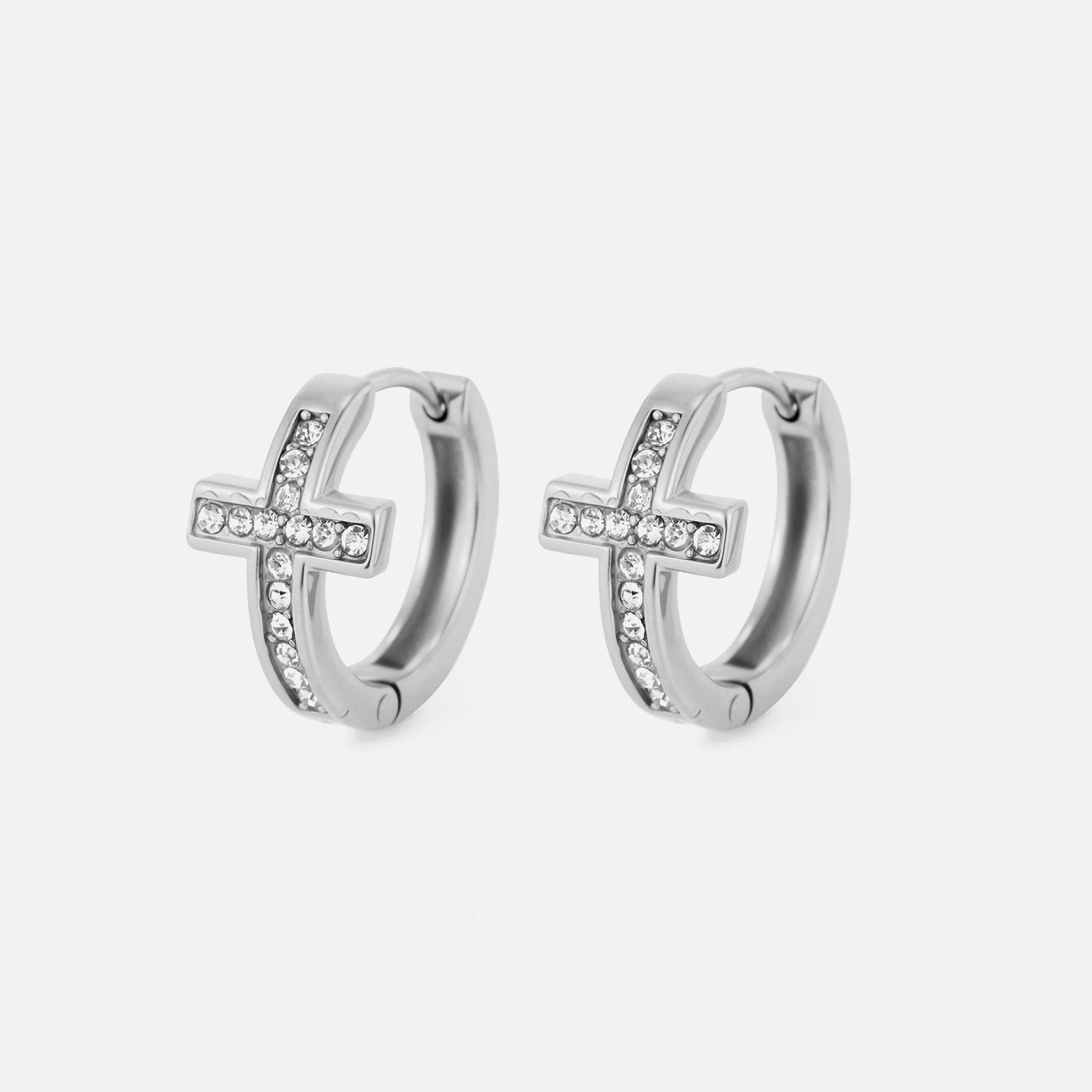 Oorbellen gebogen kruis met steentjes zilver - Desieradenconcurrent.nl