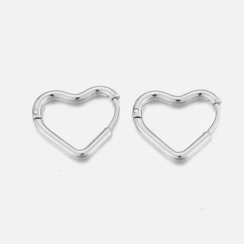 Oorbellen hartvorm zilver - Desieradenconcurrent.nl