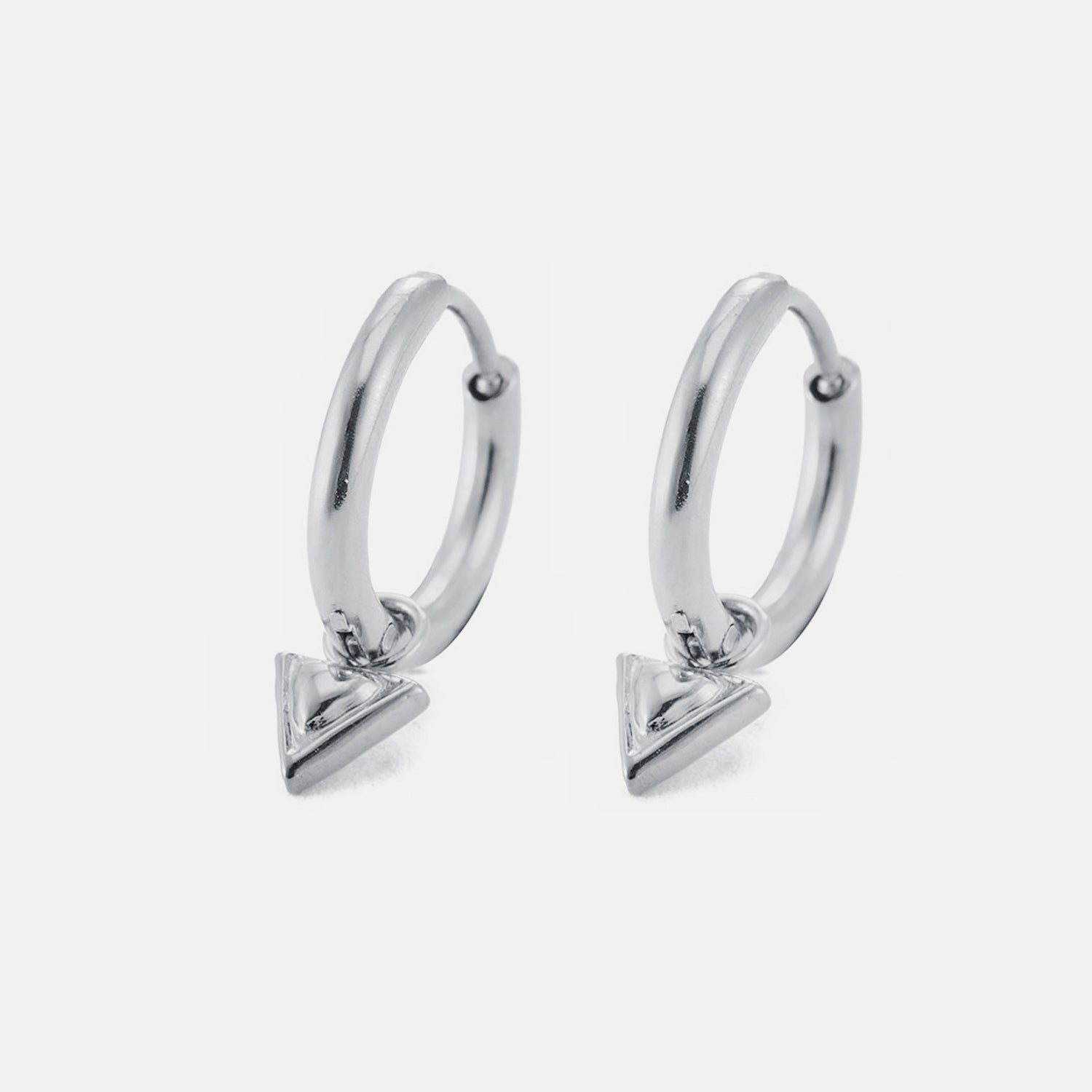 Oorbellen met driehoekje zilver - Desieradenconcurrent.nl
