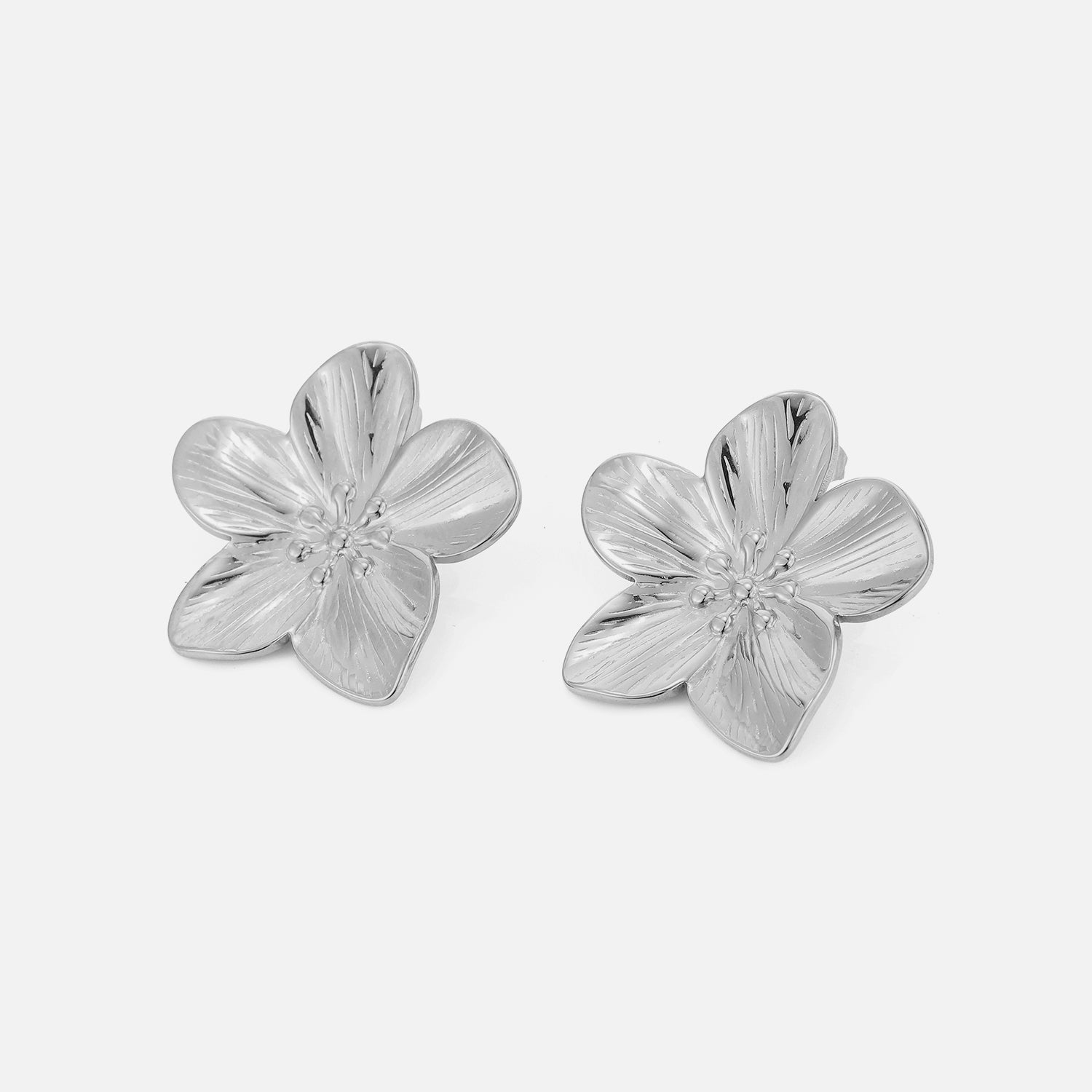Oorstekers classic flower zilver - Desieradenconcurrent.nl