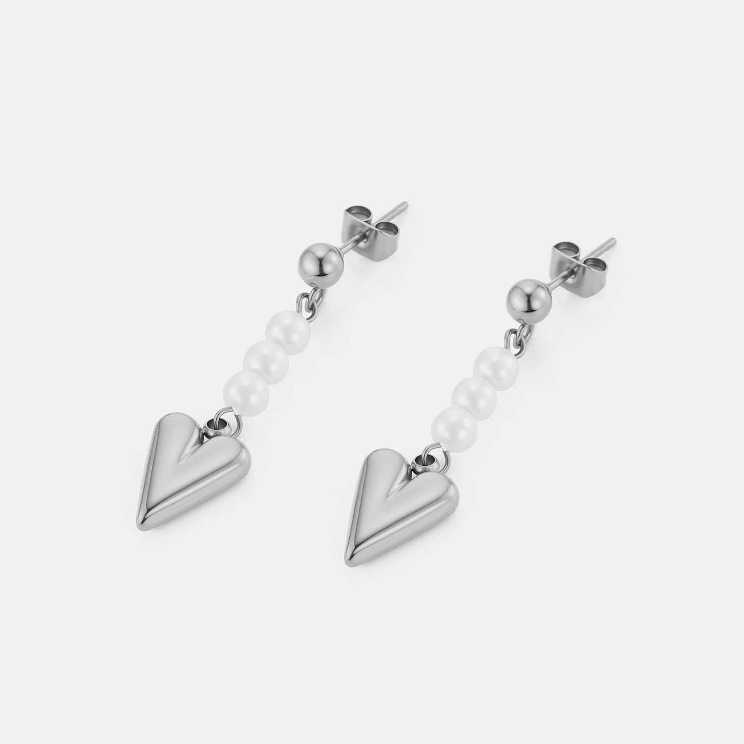 Oorstekers hangend hart parels zilver - Desieradenconcurrent.nl