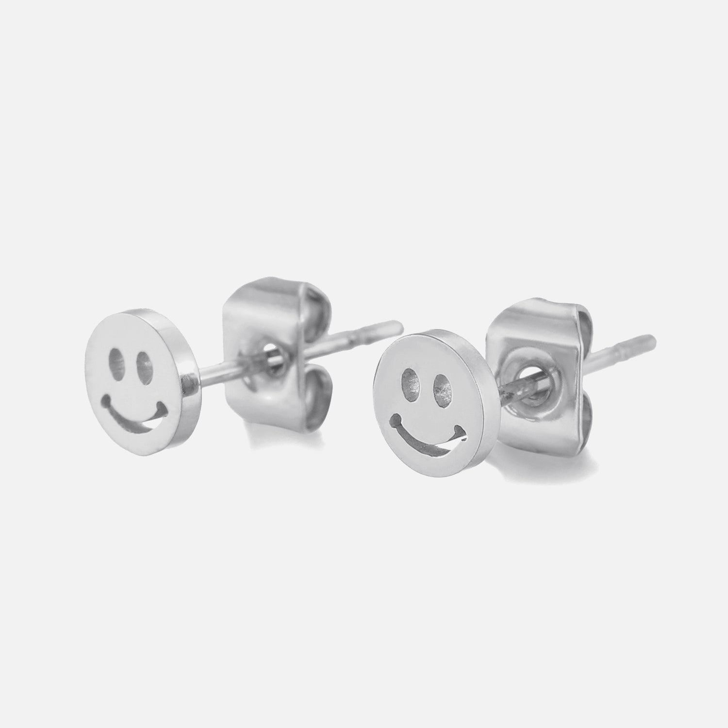 Oorstekers smiley zilver - Desieradenconcurrent.nl