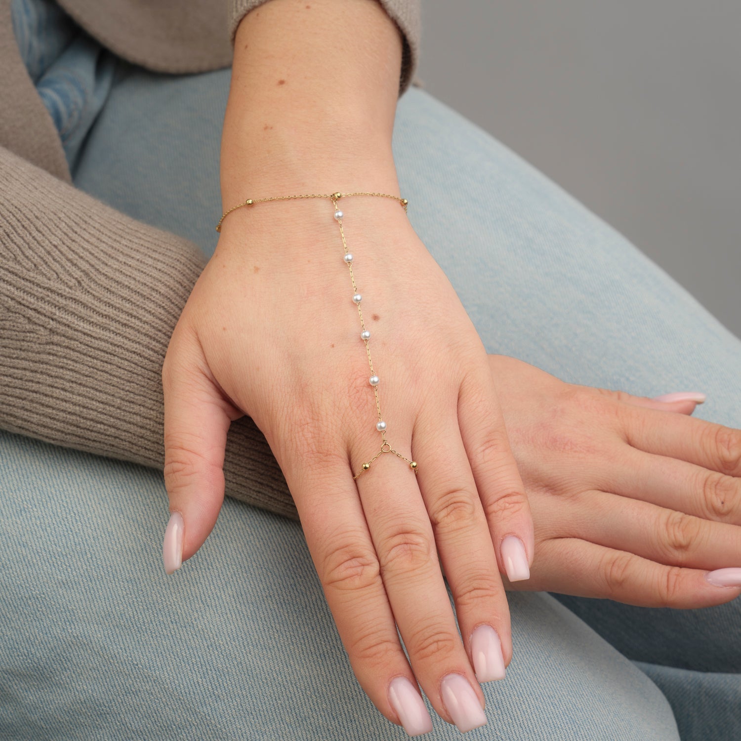 Hand Chain Pearl Party