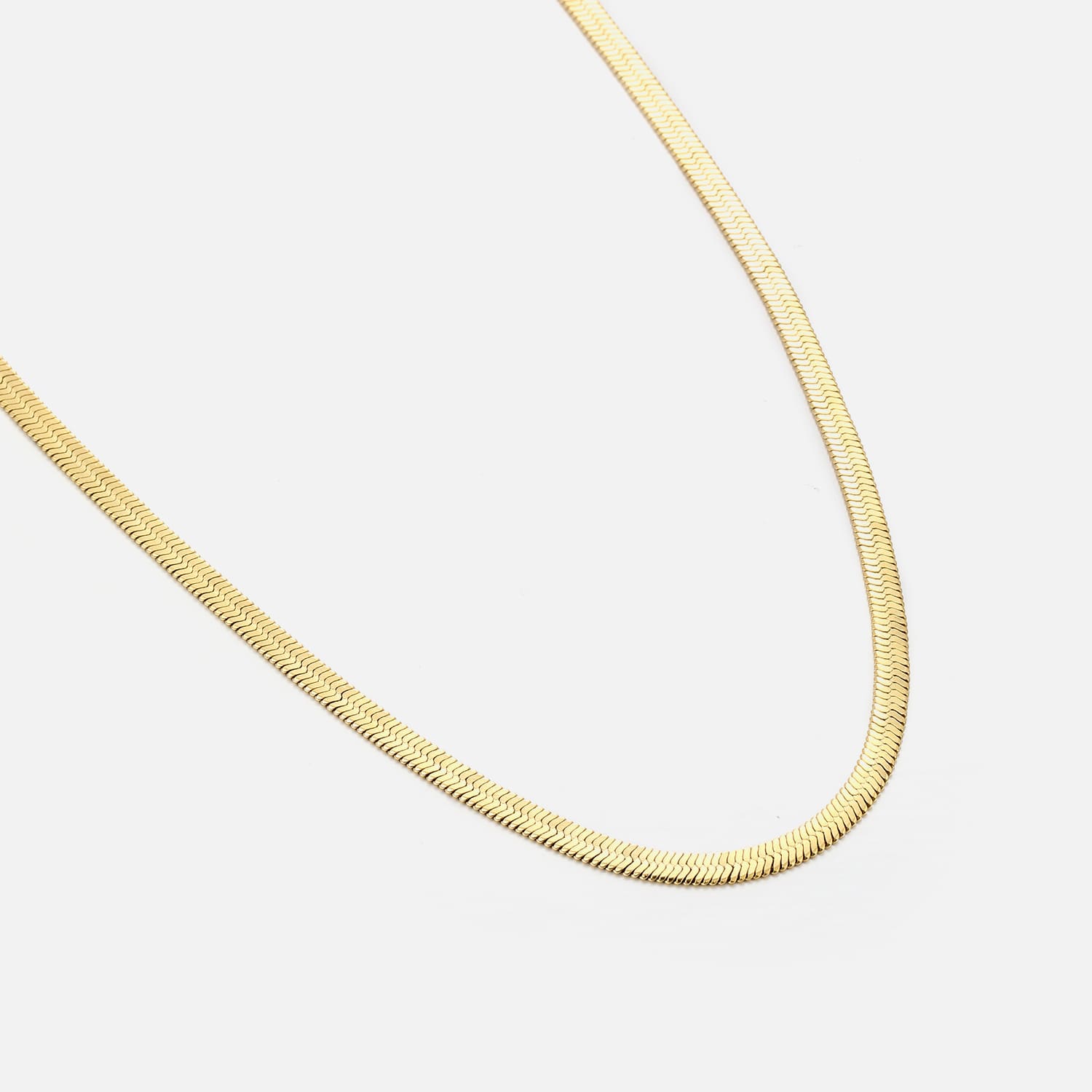 Platte ketting 4mm goud - Desieradenconcurrent.nl