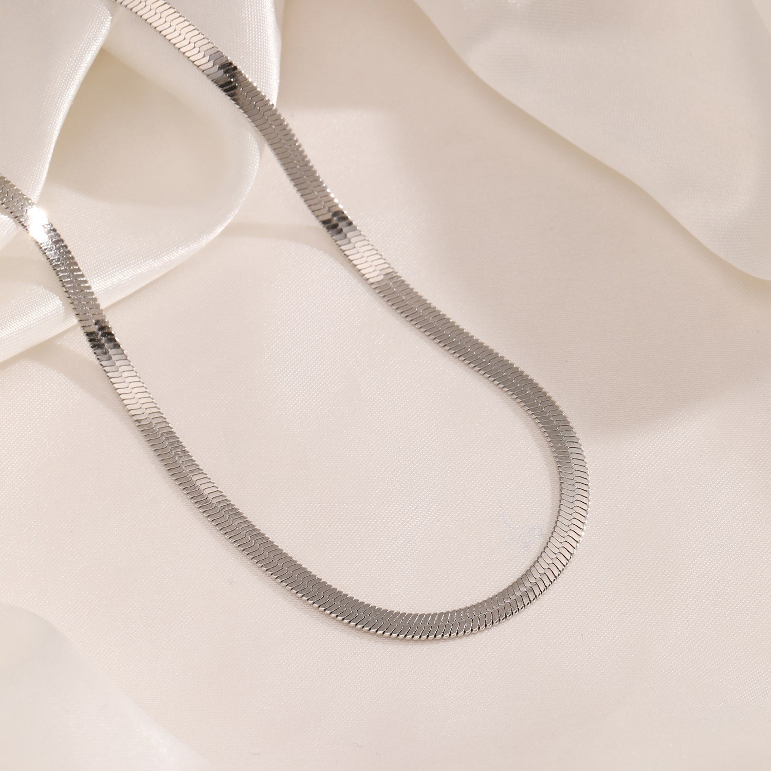 Platte ketting 4mm zilver - Desieradenconcurrent.nl