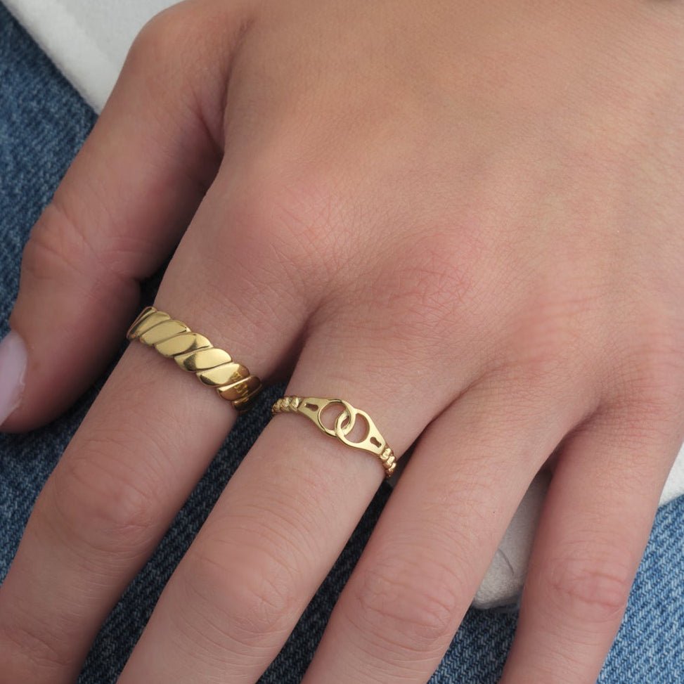Ring connected goud - Desieradenconcurrent.nl