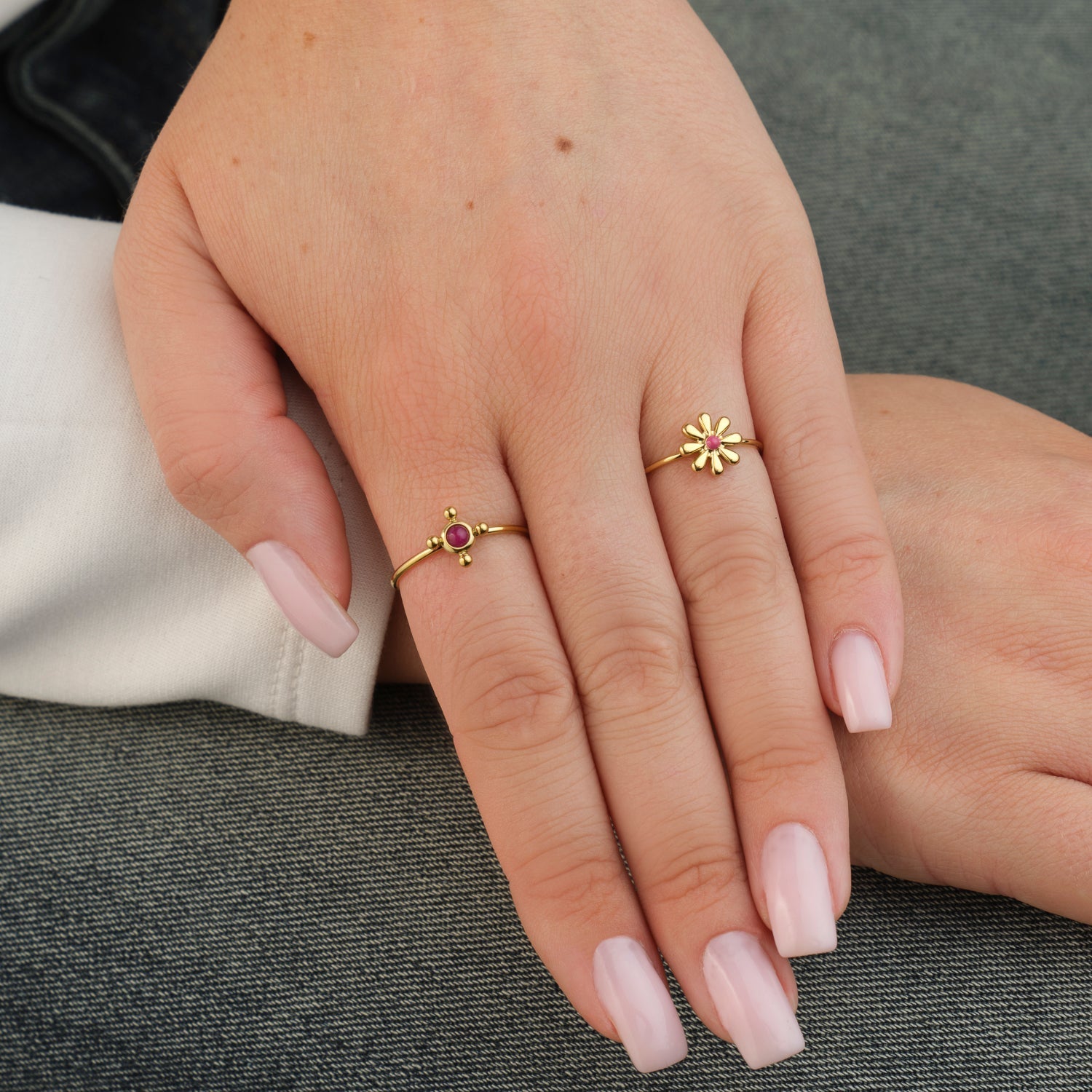 Ring minimalistische steen goud - Desieradenconcurrent.nl